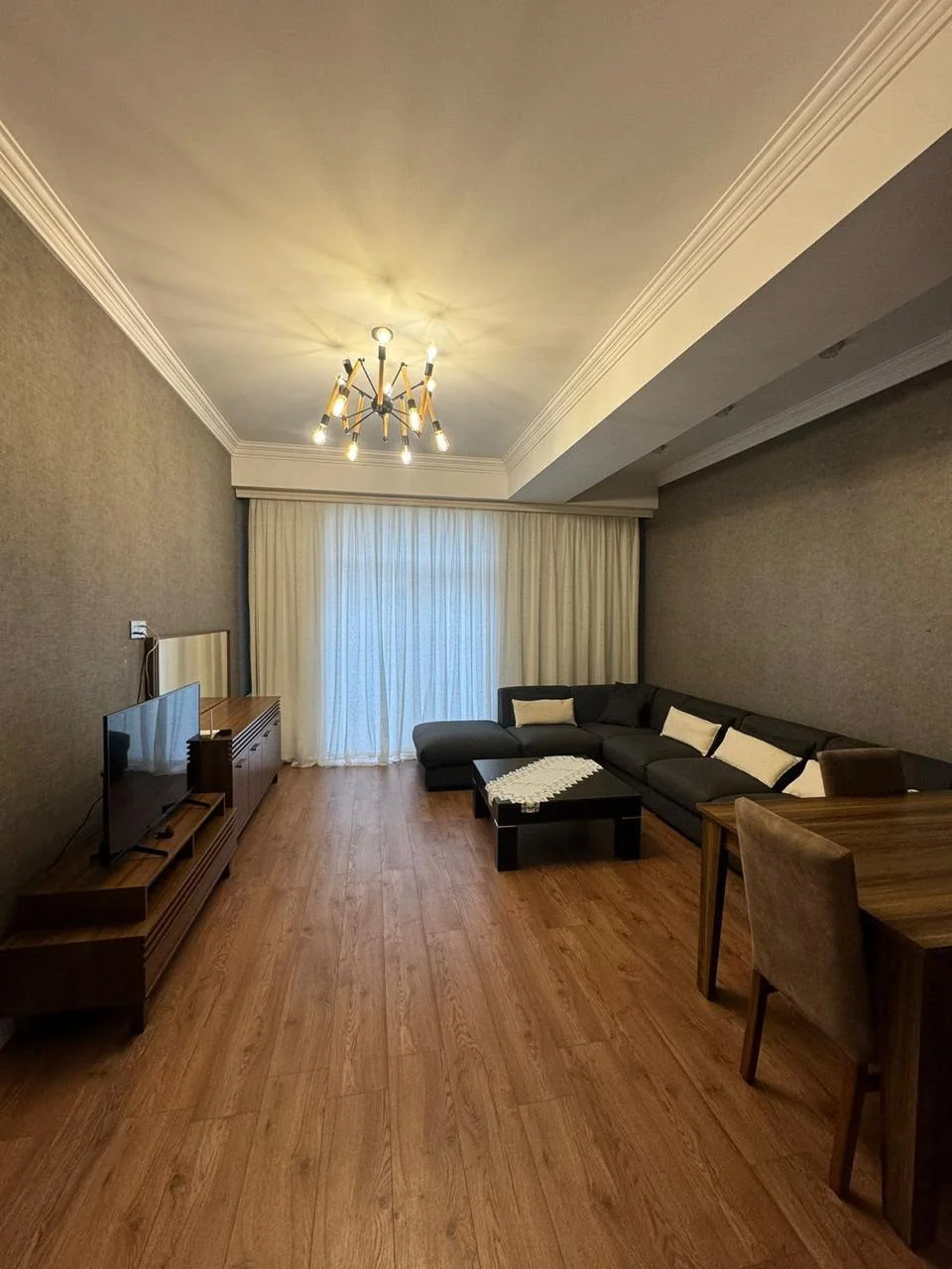 Kirayə 4 otaqlı Mənzil 150 m² Xətai r.