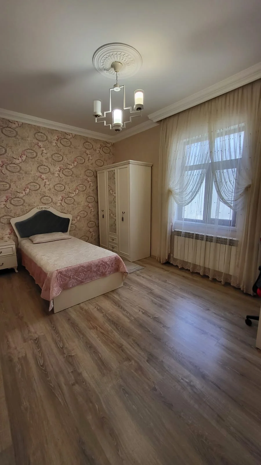 Kirayə 7 otaqlı Həyət evi / Bağ evi 260 m² Səbail r.