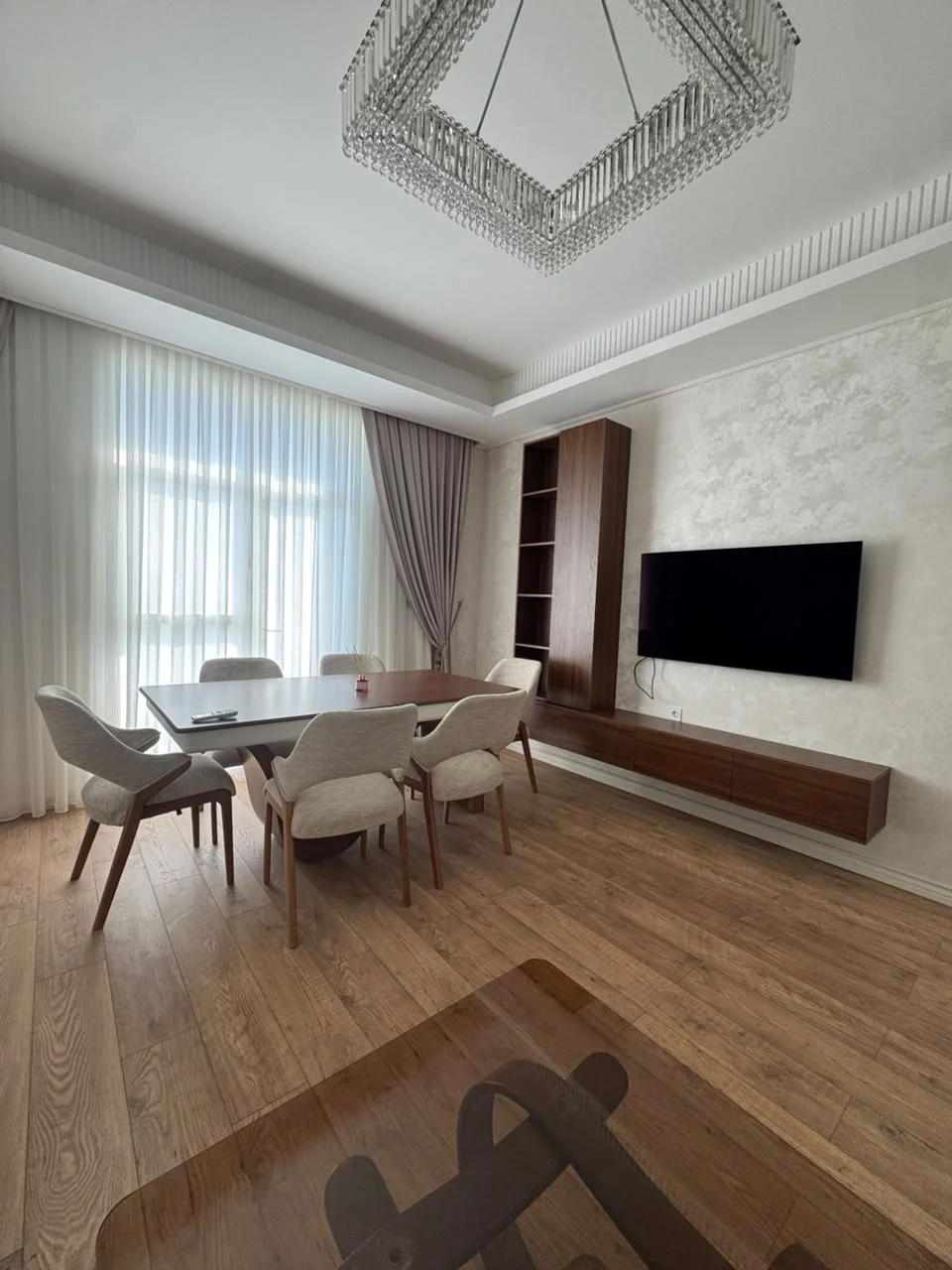 Kirayə 3 otaqlı Mənzil 158 m² Xətai r.