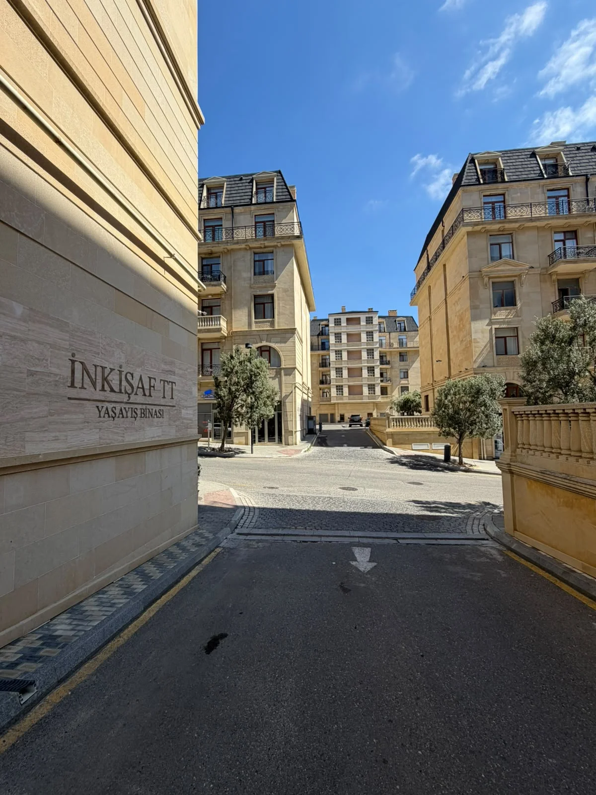 Kirayə 4 otaqlı Mənzil 150 m² Xətai r.