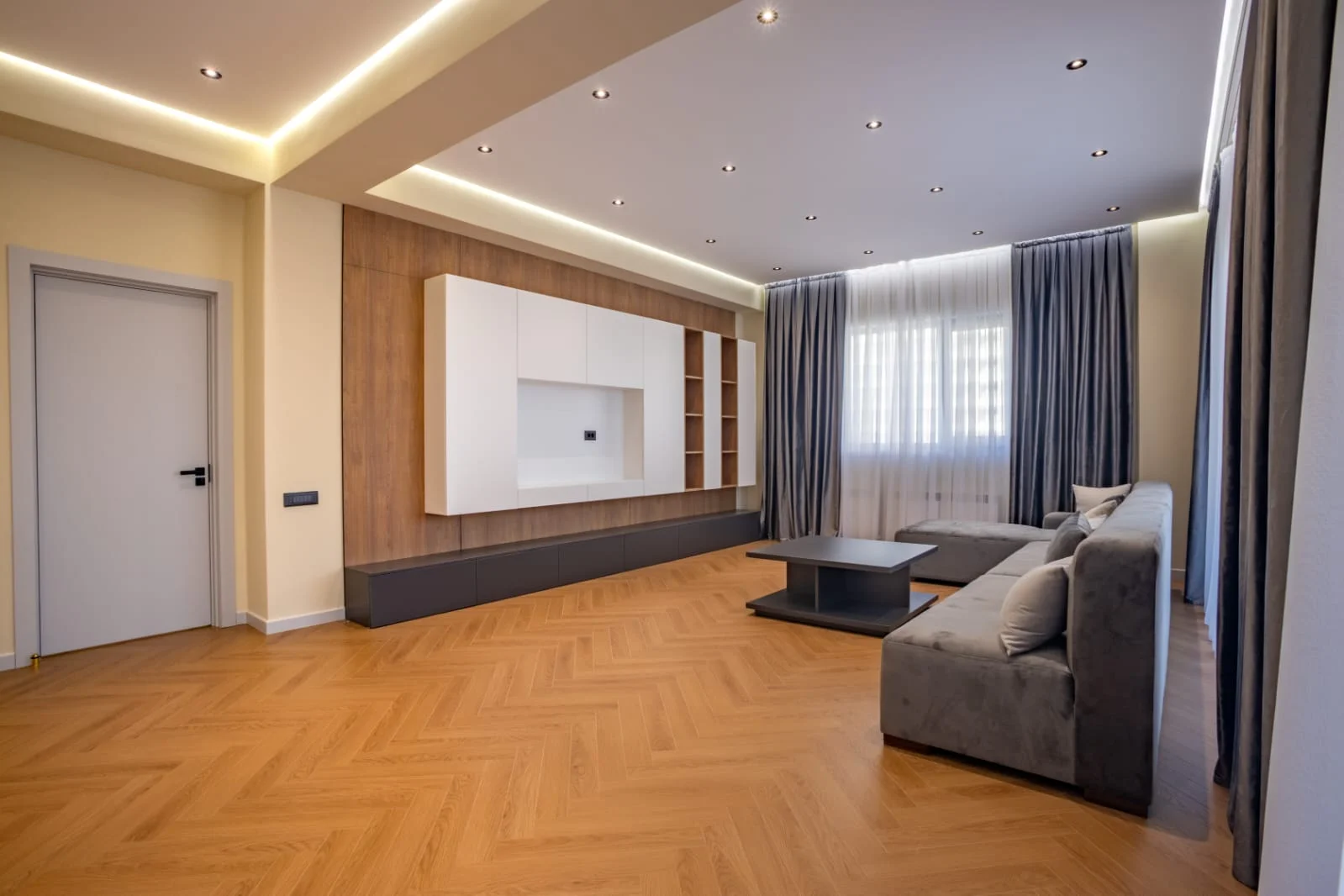 Kirayə 3 otaqlı Mənzil 160 m² Xətai r.