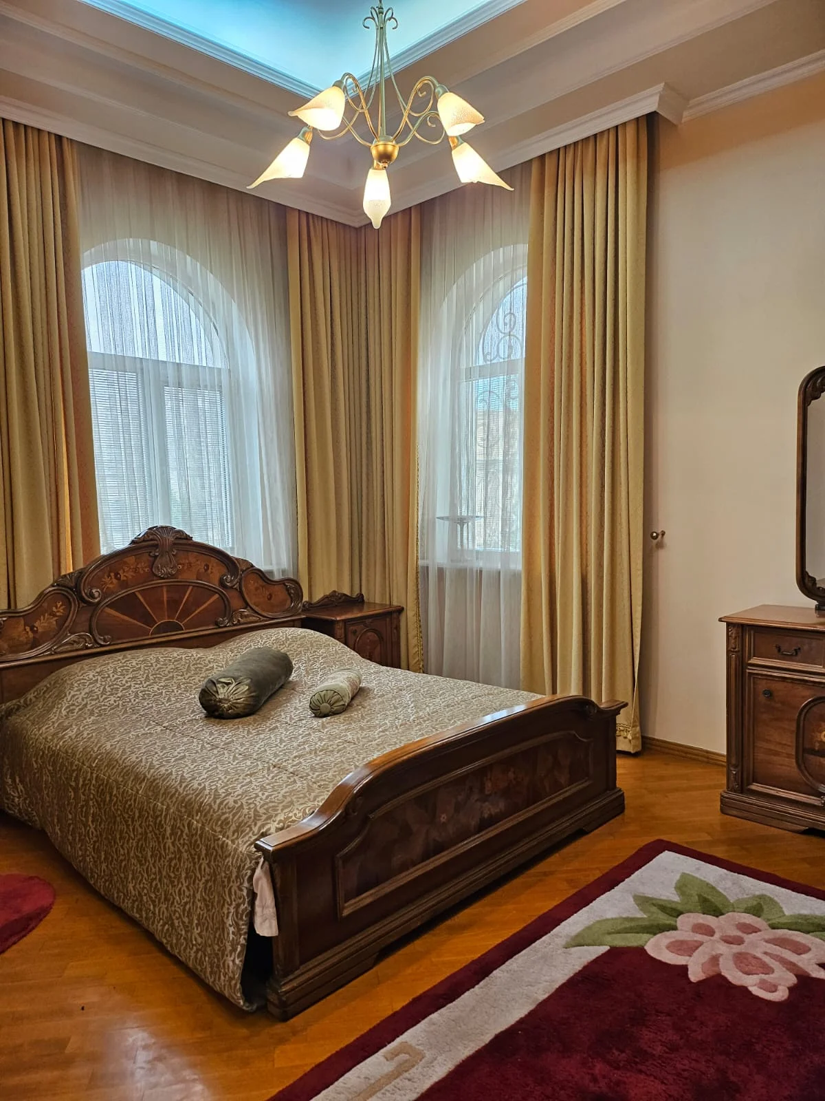 Kirayə 9 otaqlı Həyət evi / Bağ evi 700 m² Nəsimi r. – şəkil 7