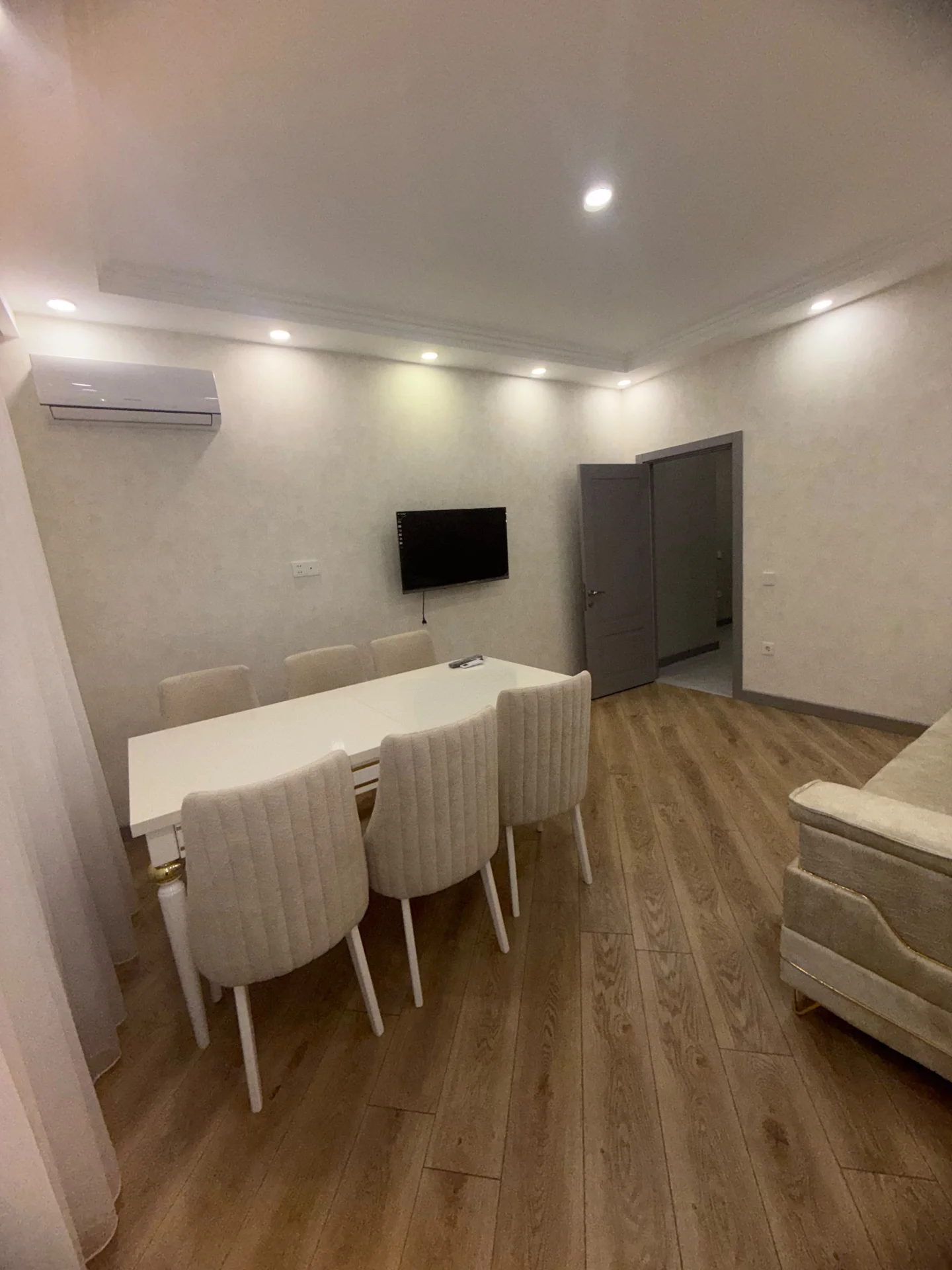 Kirayə 2 otaqlı Mənzil 70 m² Binəqədi r.