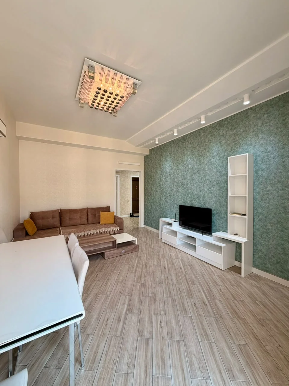 Ağ Şəhər Çinar Park YK