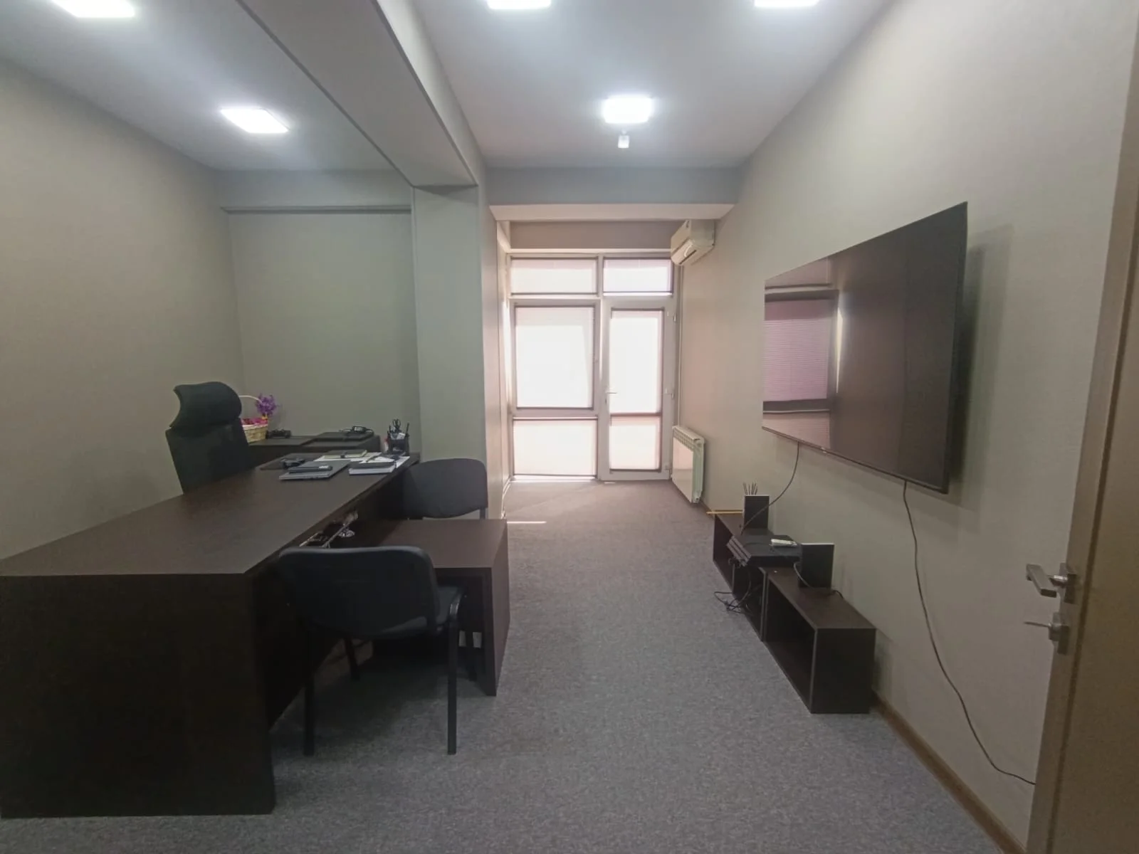Kirayə 4 otaqlı Ofis 101 m² Yasamal r.