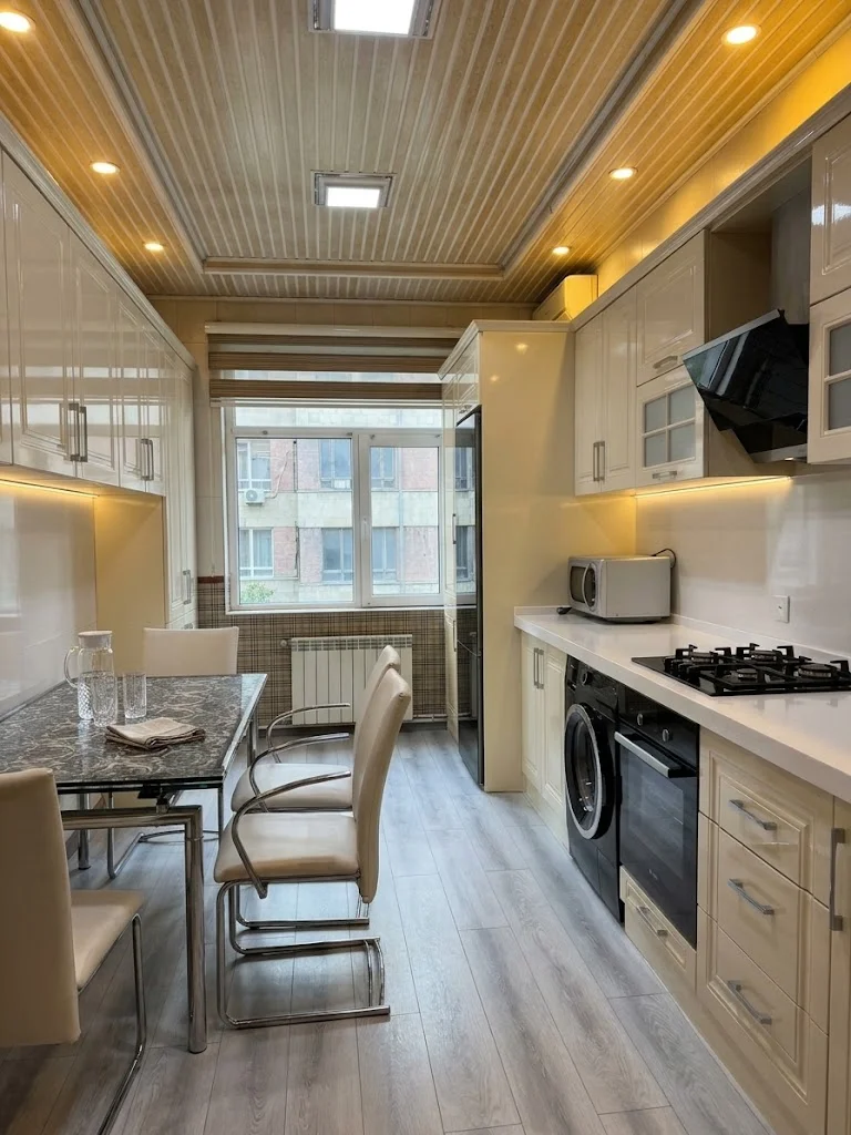 Kirayə 3 otaqlı Mənzil 135 m² Yasamal r. Nizami m. – şəkil 9