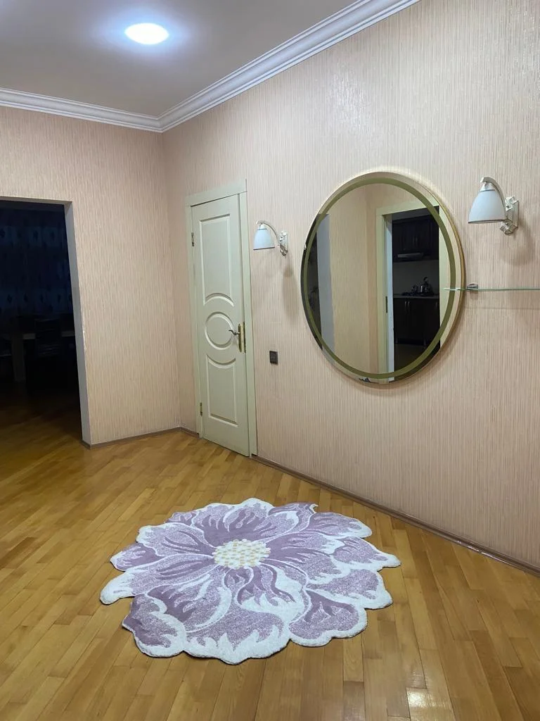 Kirayə 3 otaqlı Mənzil 150 m² Nəsimi r. – şəkil 2