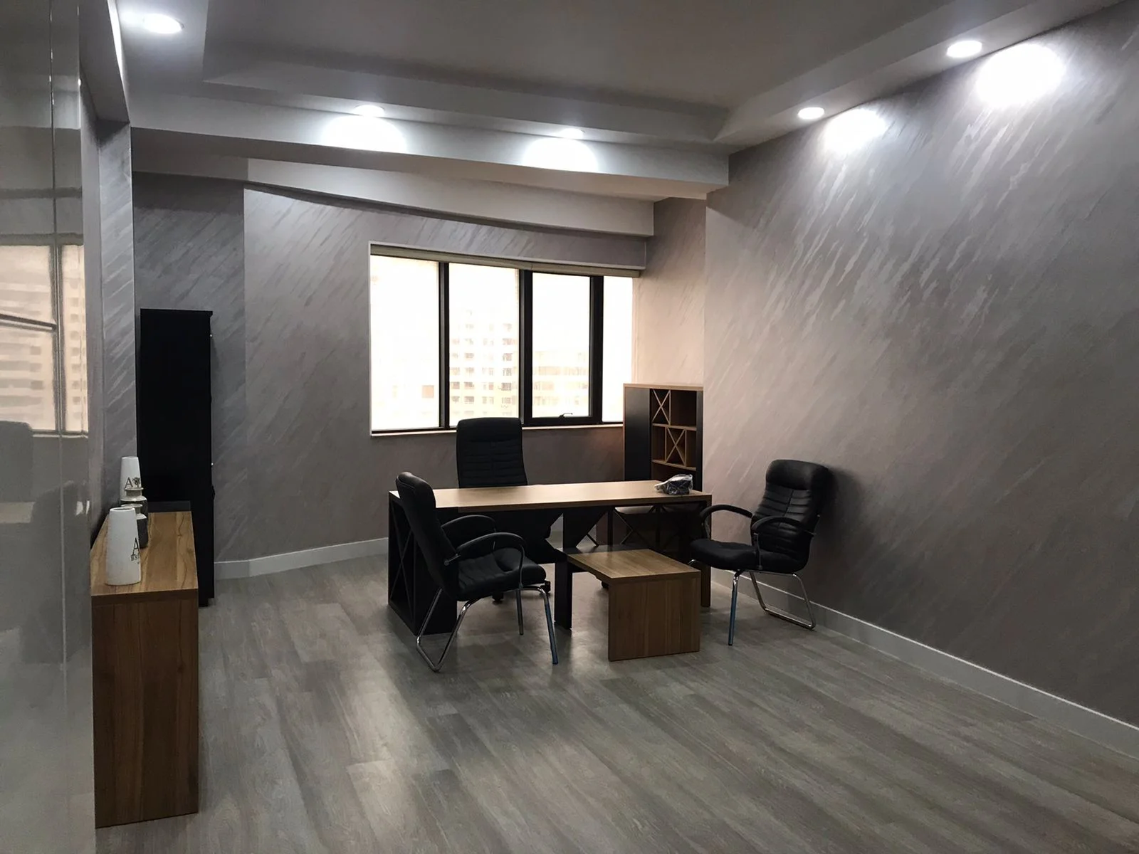 Kirayə 5 otaqlı Ofis 250 m² Nərimanov r.