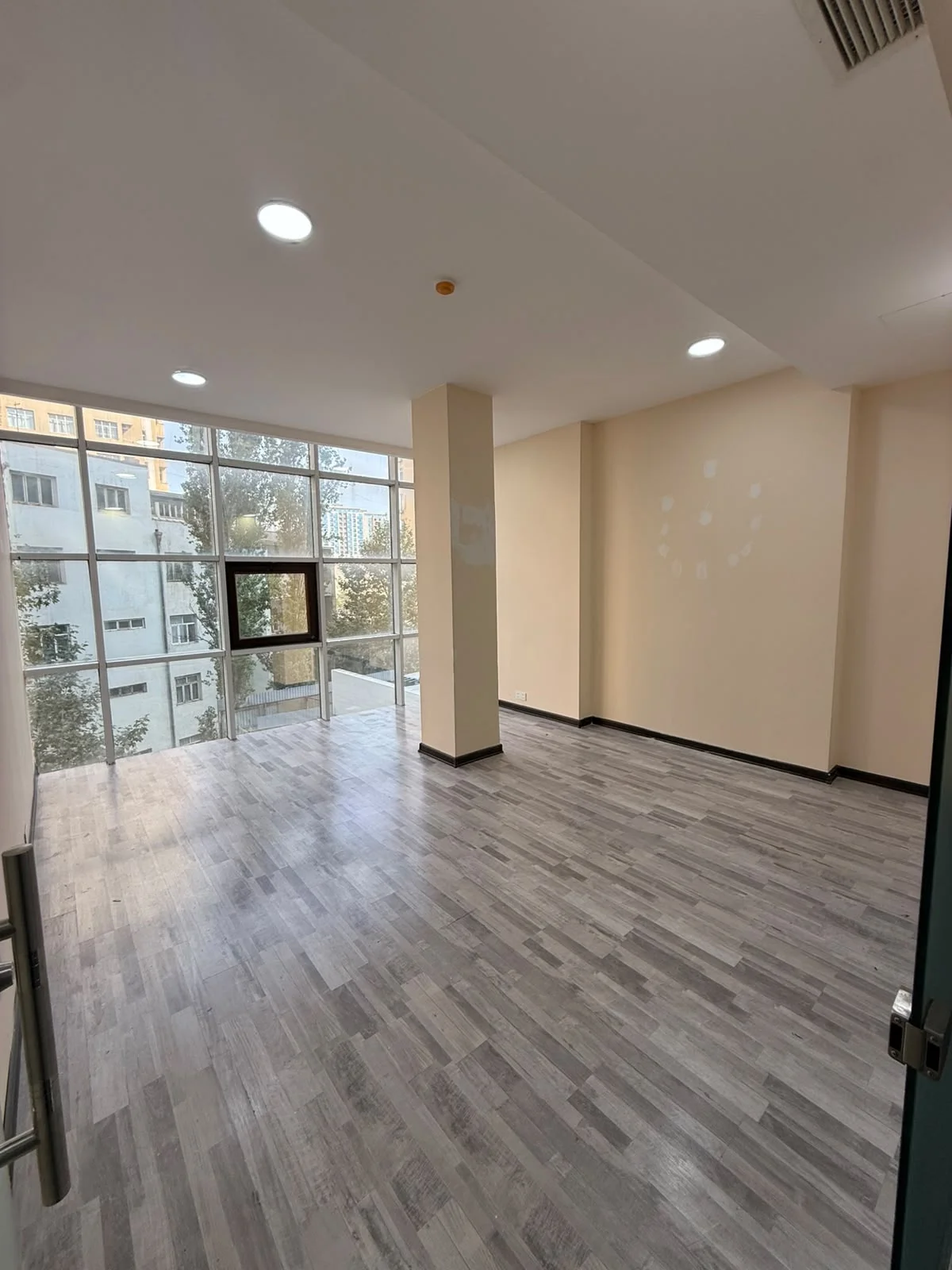 Kirayə 3 otaqlı Ofis 100 m² Nəsimi r. – şəkil 2