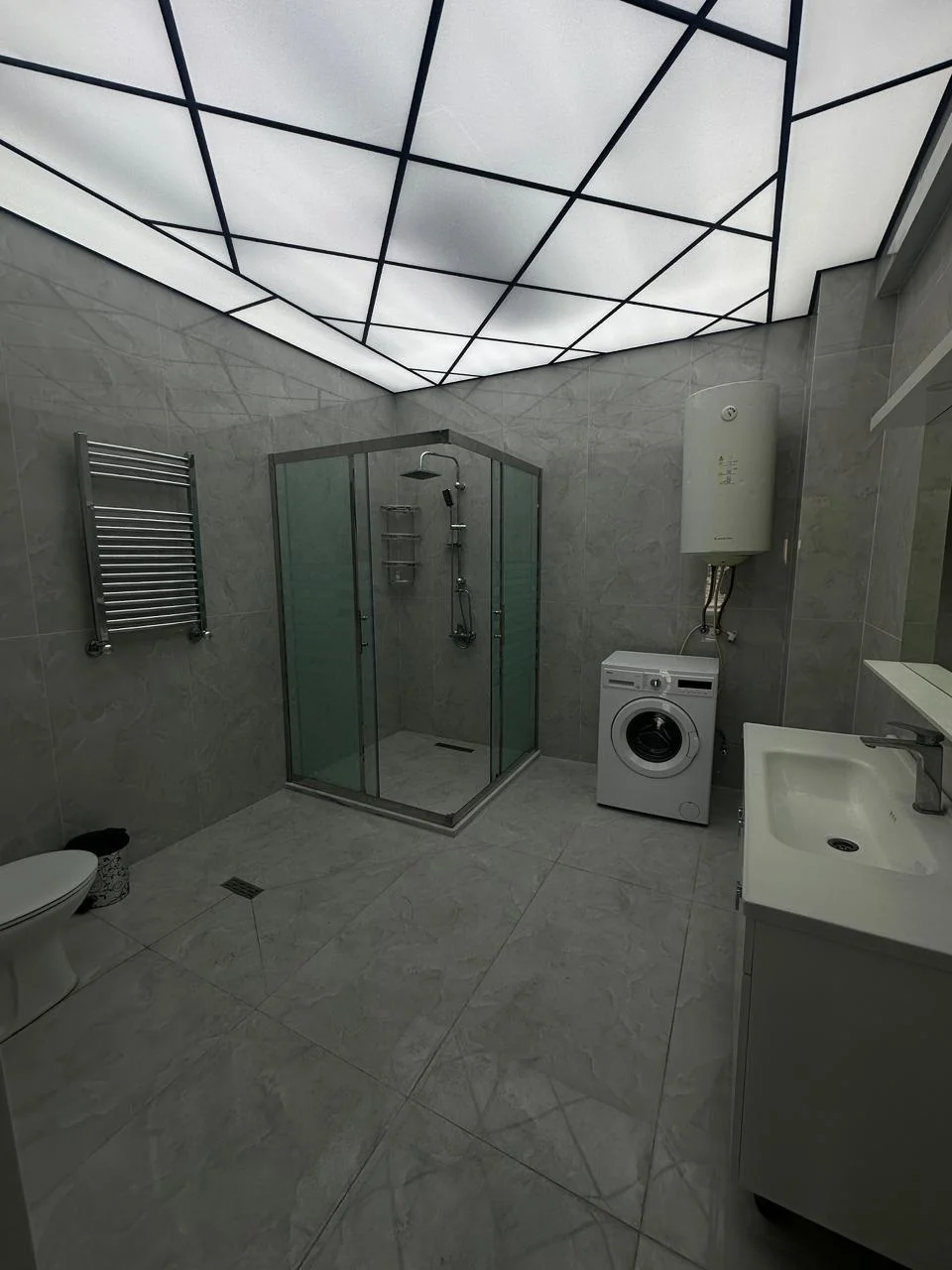 Kirayə 5 otaqlı Mənzil 245 m² Nəsimi r.