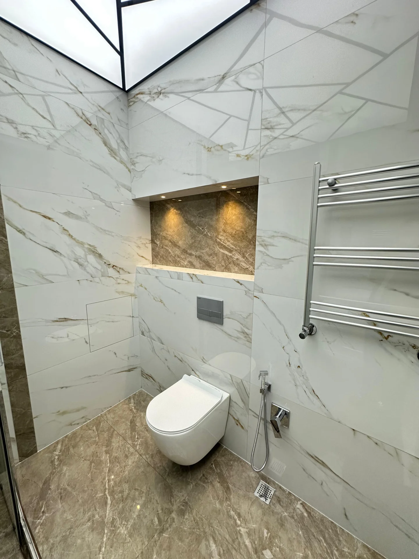 Satılır 2 otaqlı Mənzil 108 m² Nəsimi r.