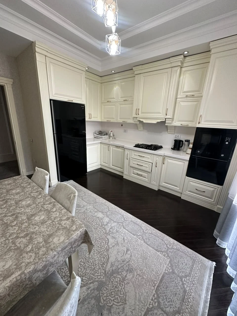 Kirayə 3 otaqlı Mənzil 160 m² Nərimanov r.