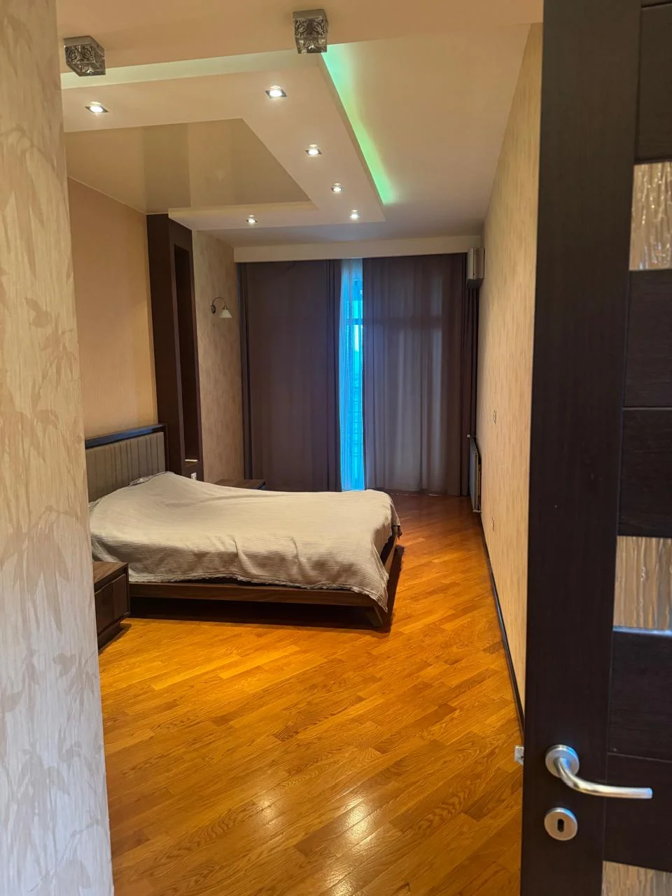 Kirayə 3 otaqlı Mənzil 250 m² Yasamal r. Elmlər Akademiyası m. – şəkil 2