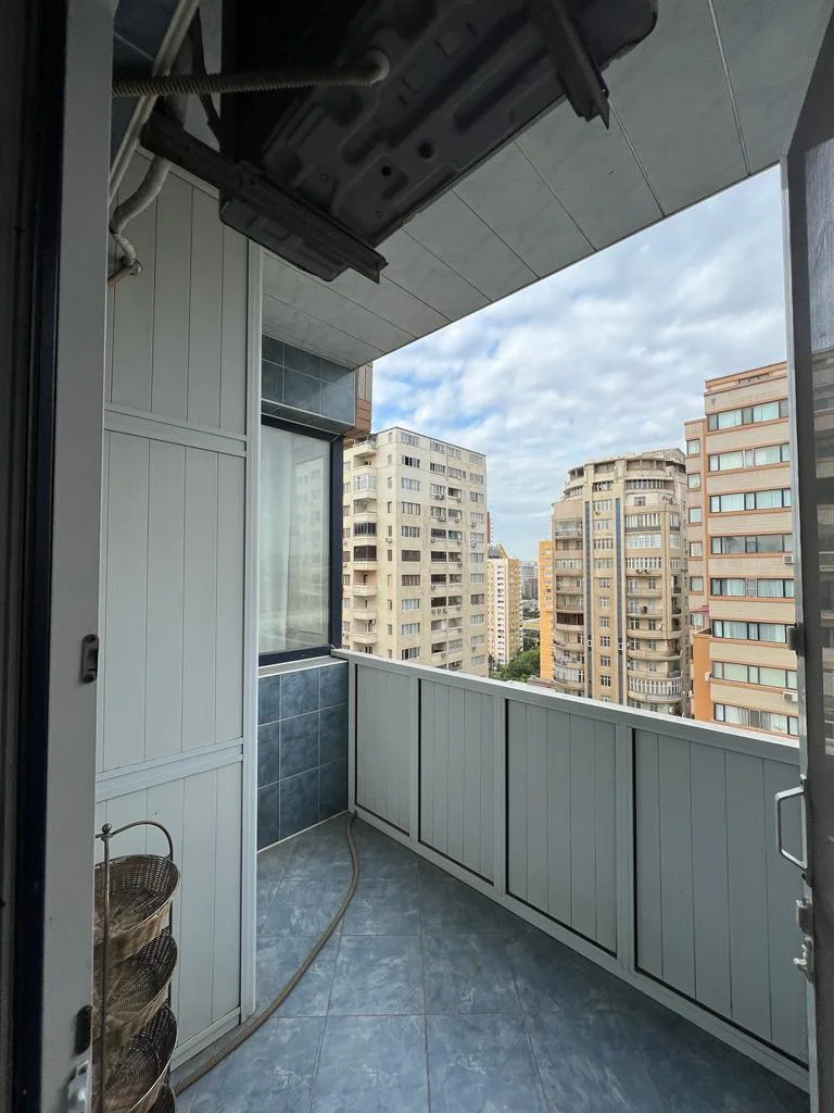 Kirayə 3 otaqlı Mənzil 137 m² Xətai r.