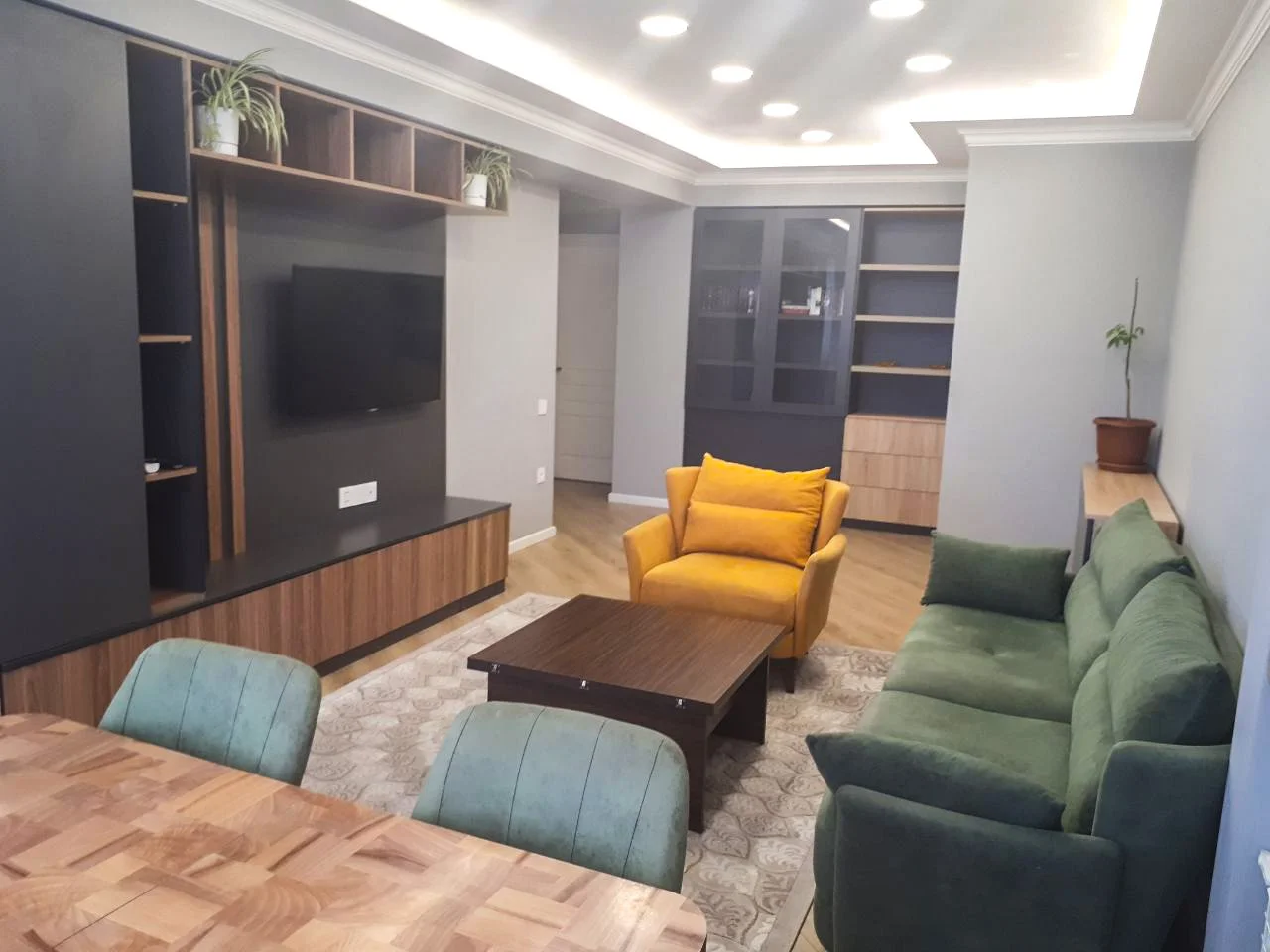 Kirayə 2 otaqlı Mənzil 75 m² Səbail r.
