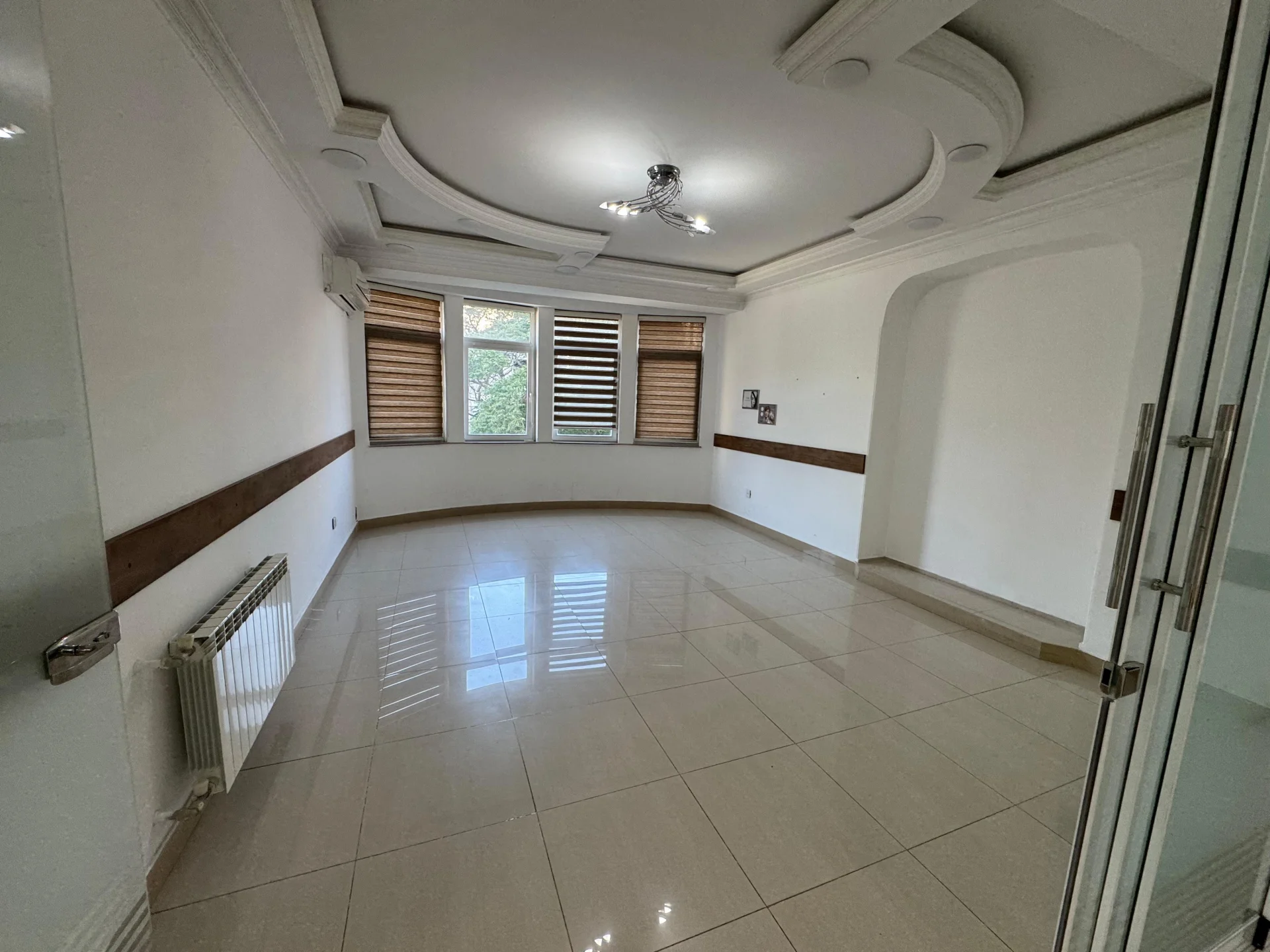 Kirayə 3 otaqlı Ofis 135 m² Yasamal r. Nizami m. – şəkil 1