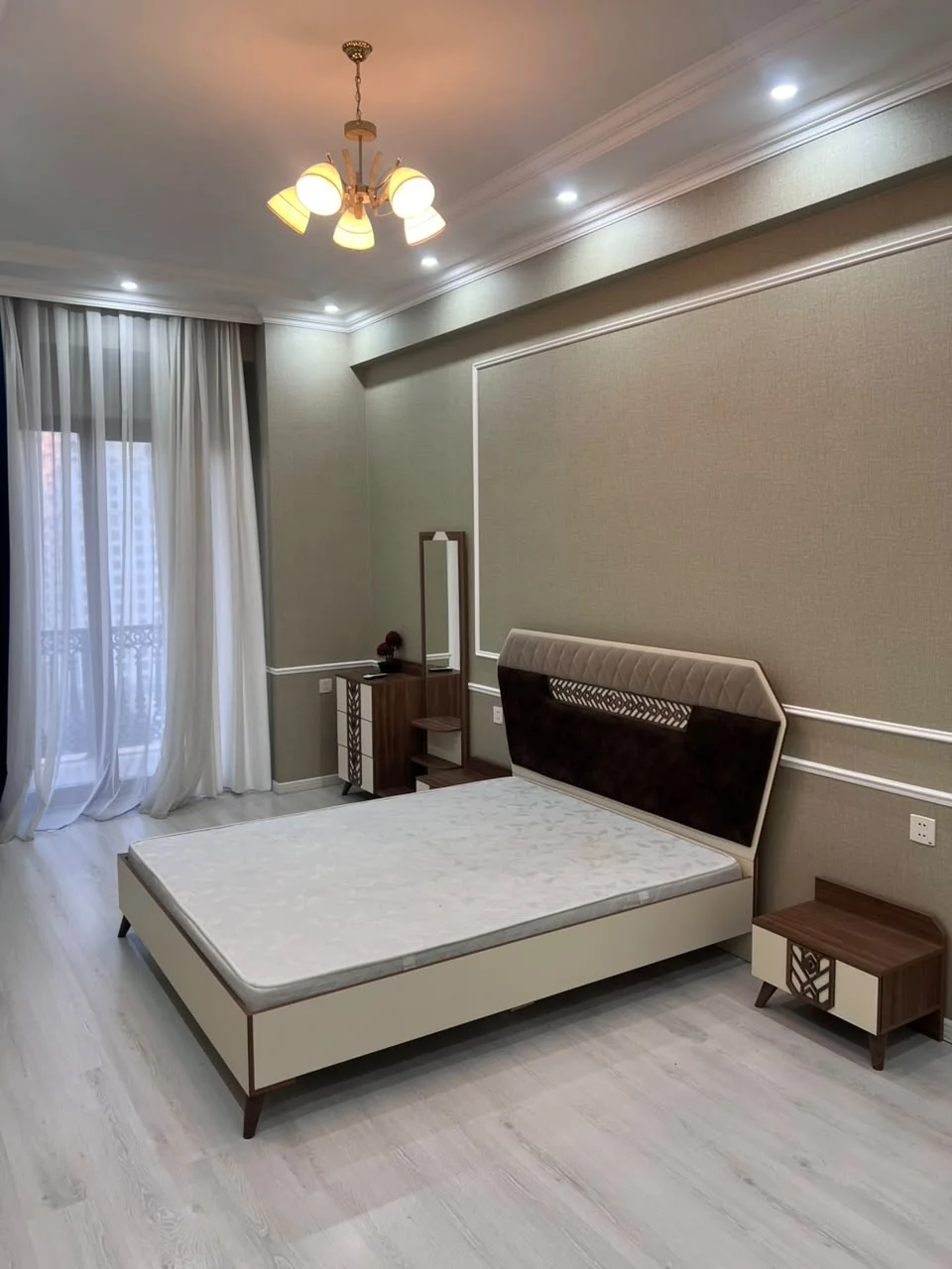 Kirayə 4 otaqlı Mənzil 180 m² Yasamal r.