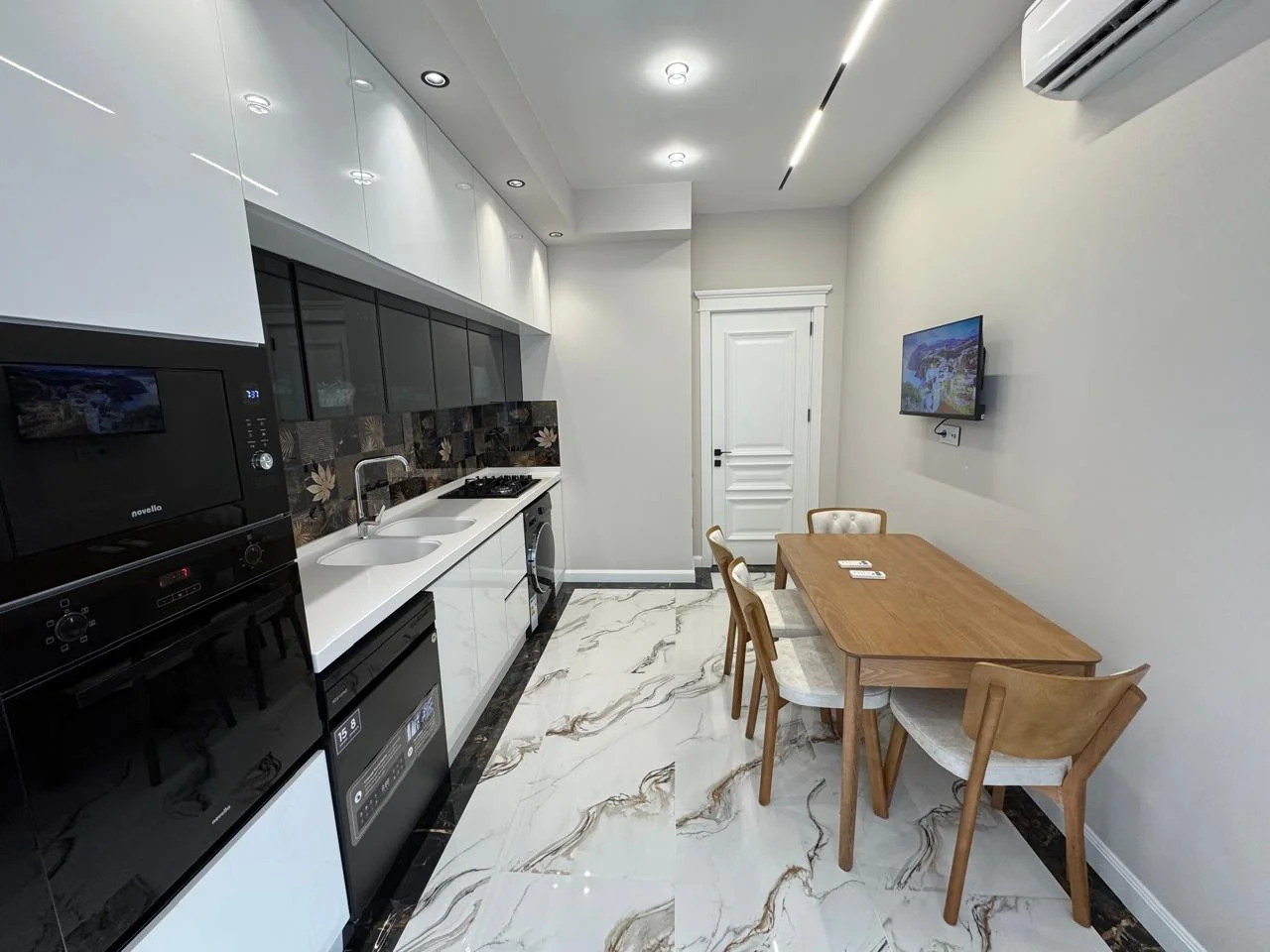 Kirayə 3 otaqlı Mənzil 110 m² Xətai r.