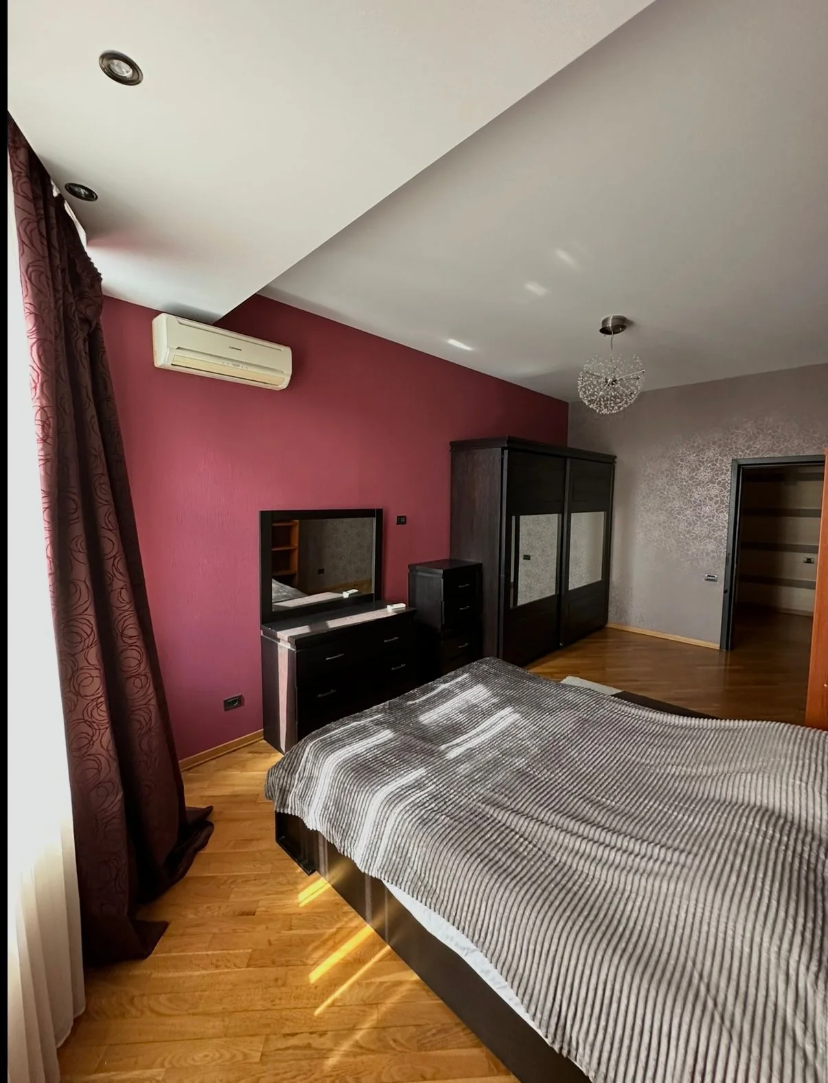 Kirayə 4 otaqlı Mənzil 200 m² Nəsimi r.