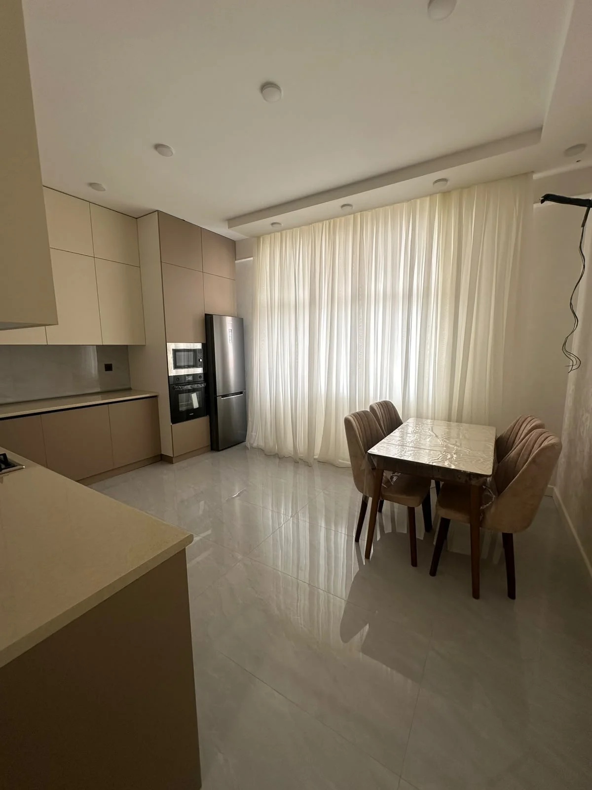 Kirayə 2 otaqlı Mənzil 112 m² Binəqədi r.