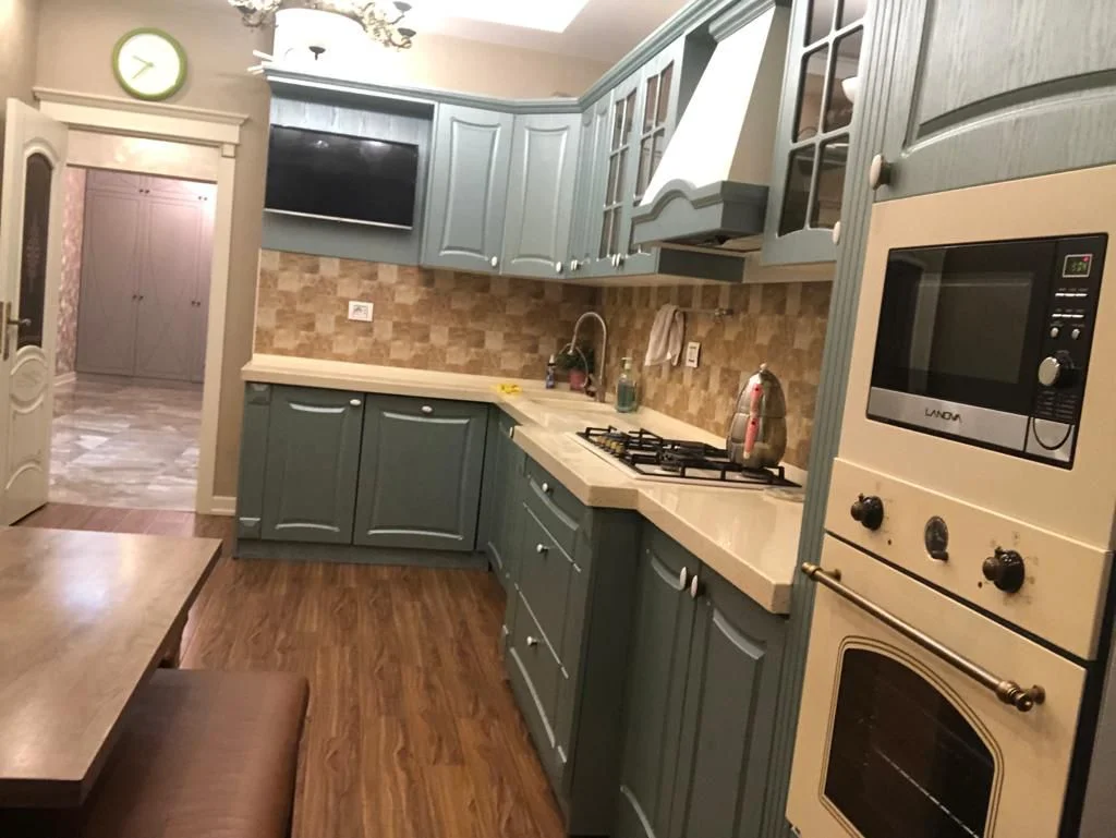 Kirayə 4 otaqlı Mənzil 190 m² Xətai r.