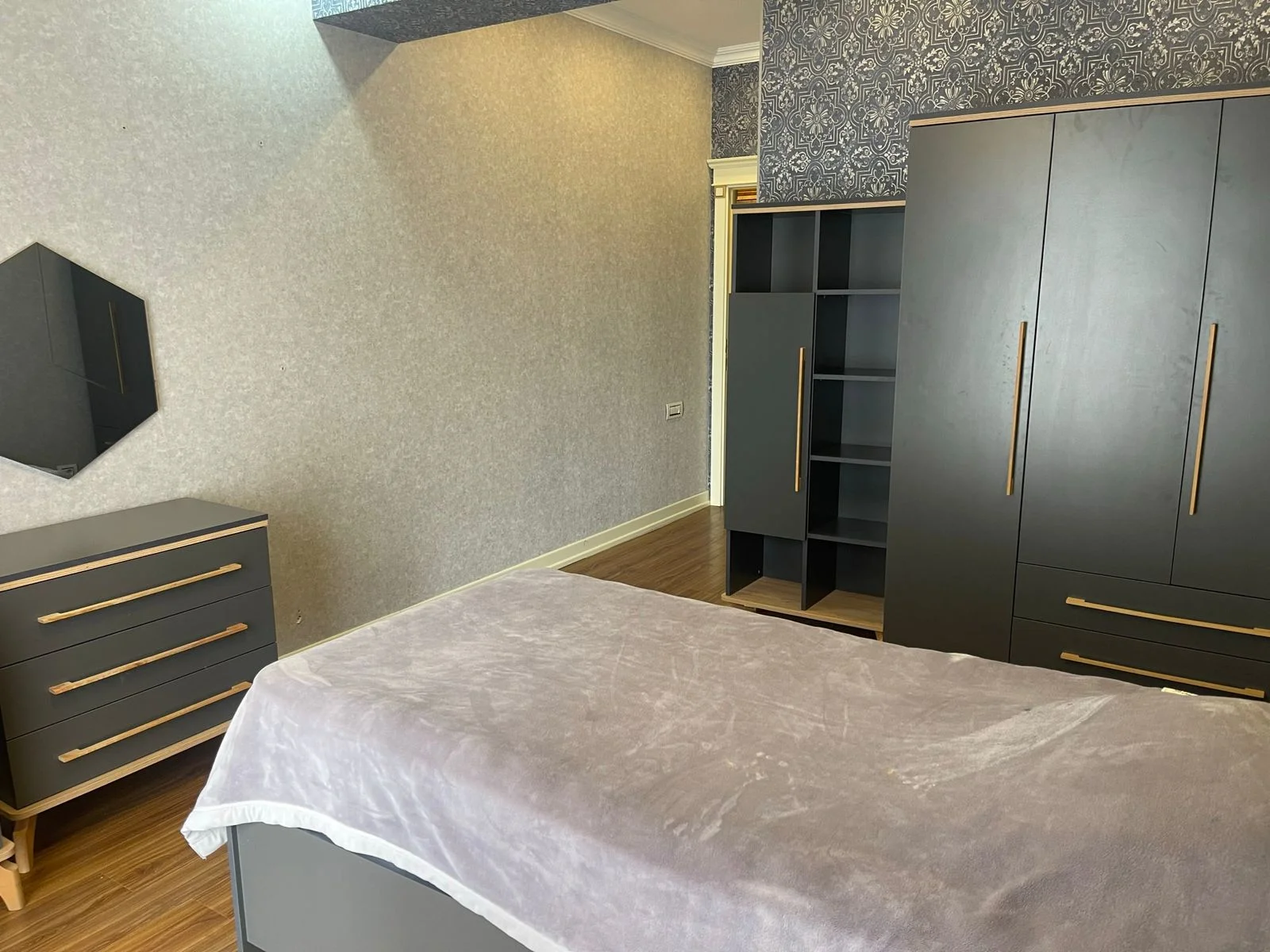 Kirayə 4 otaqlı Mənzil 190 m² Xətai r.