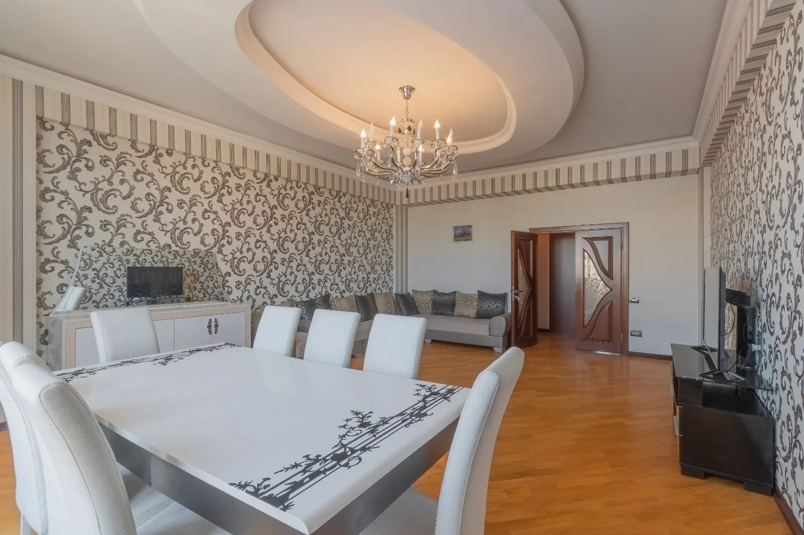 Kirayə 3 otaqlı Mənzil 135 m² Yasamal r.
