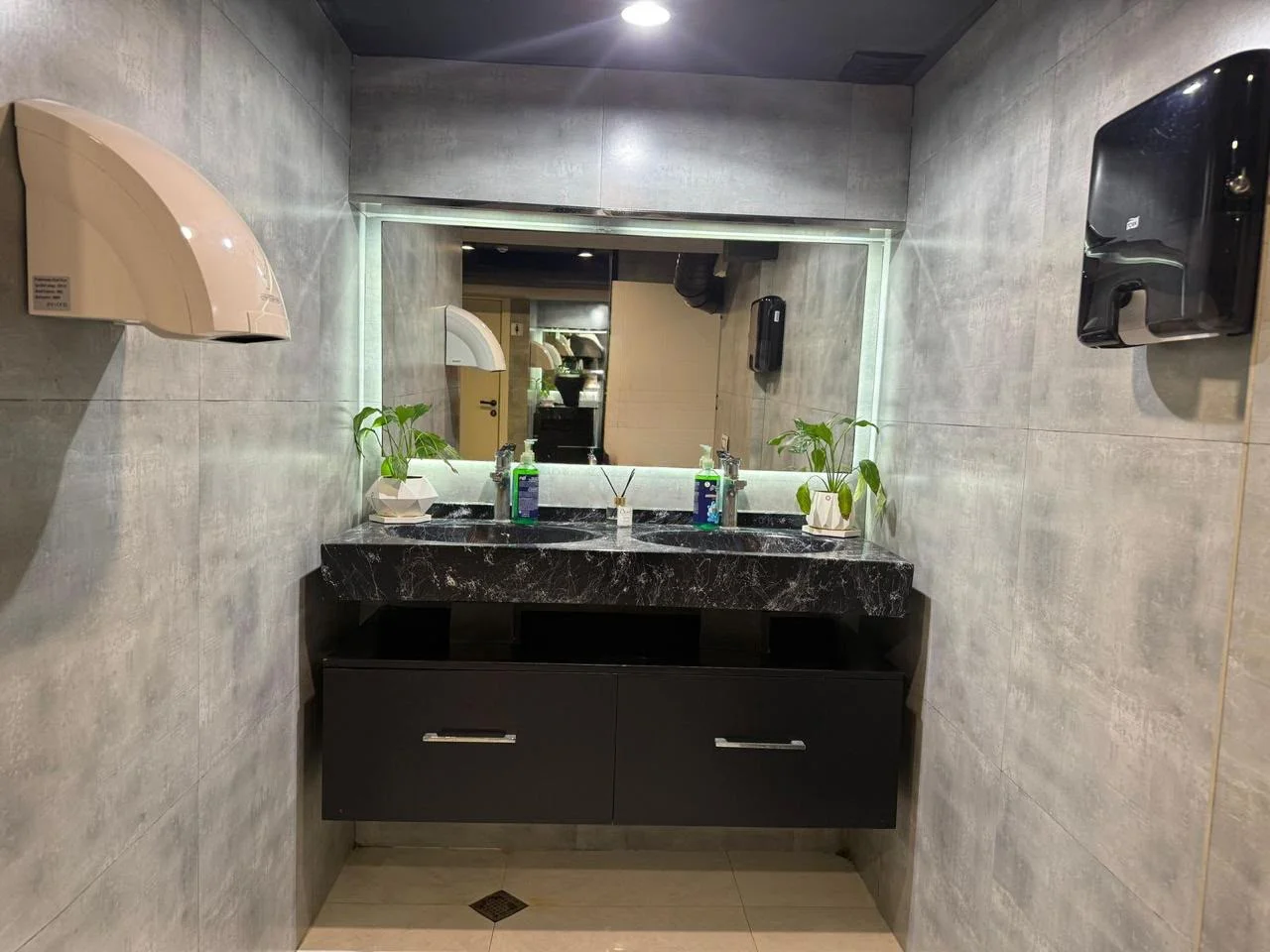 Satılır 5 otaqlı Ofis 115 m² Nəsimi r.