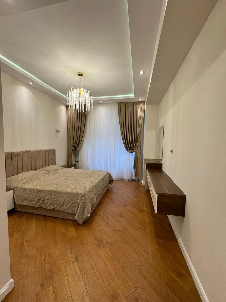 Kirayə 3 otaqlı Mənzil 120 m² Xətai r.