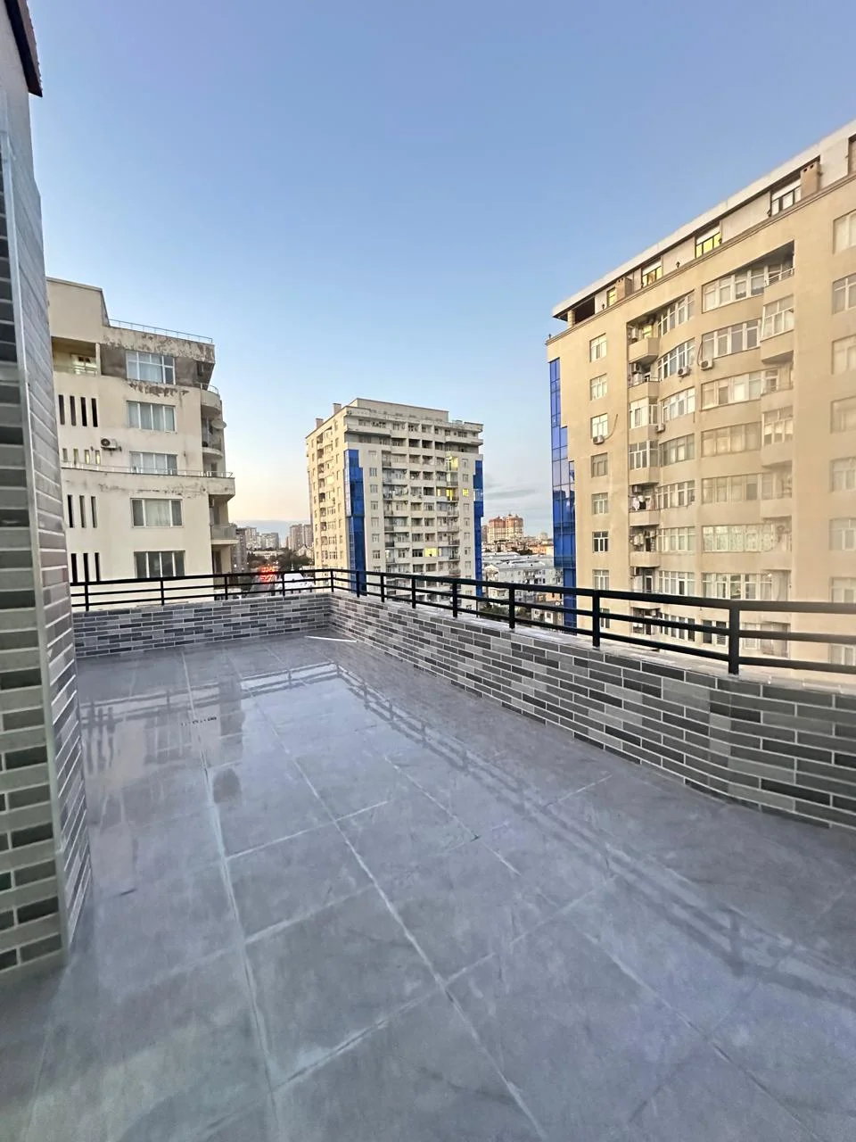 Kirayə 5 otaqlı Mənzil 250 m² Nəsimi r.