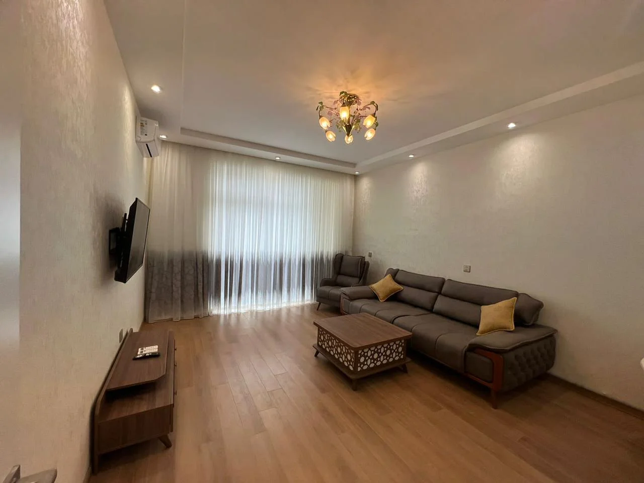 Kirayə 950 otaqlı Mənzil 67 m² Yasamal r. 8 Noyabr m. – şəkil 2