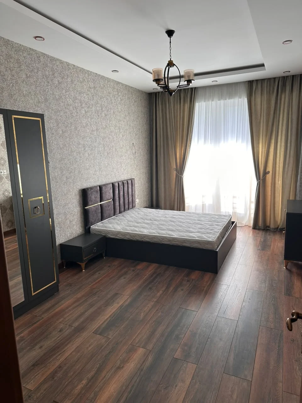 Kirayə 3 otaqlı Mənzil 120 m² Xətai r.