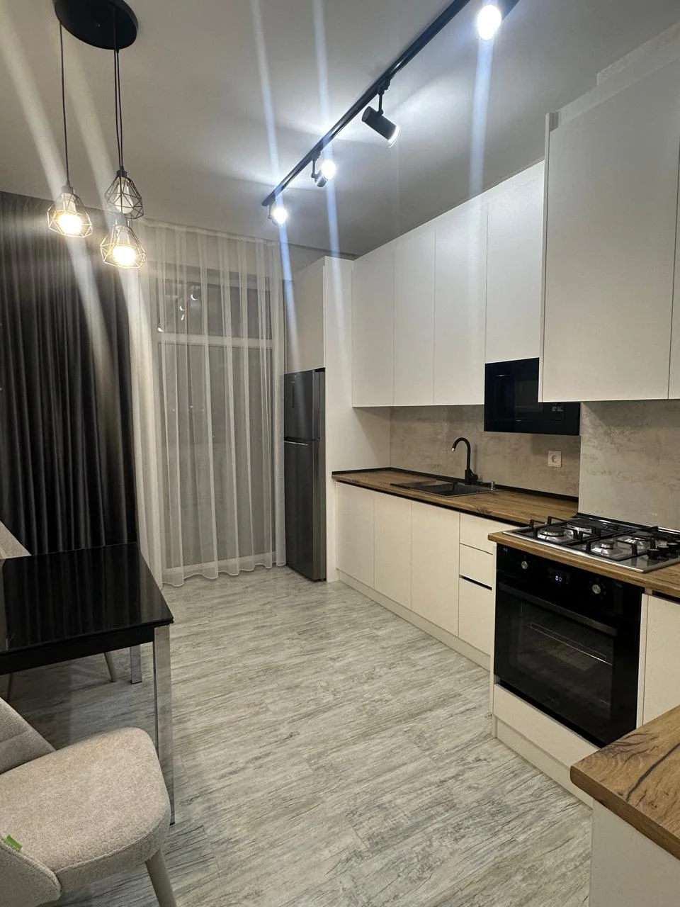 Nərimanov m. 3 otaq 1500azn yeni