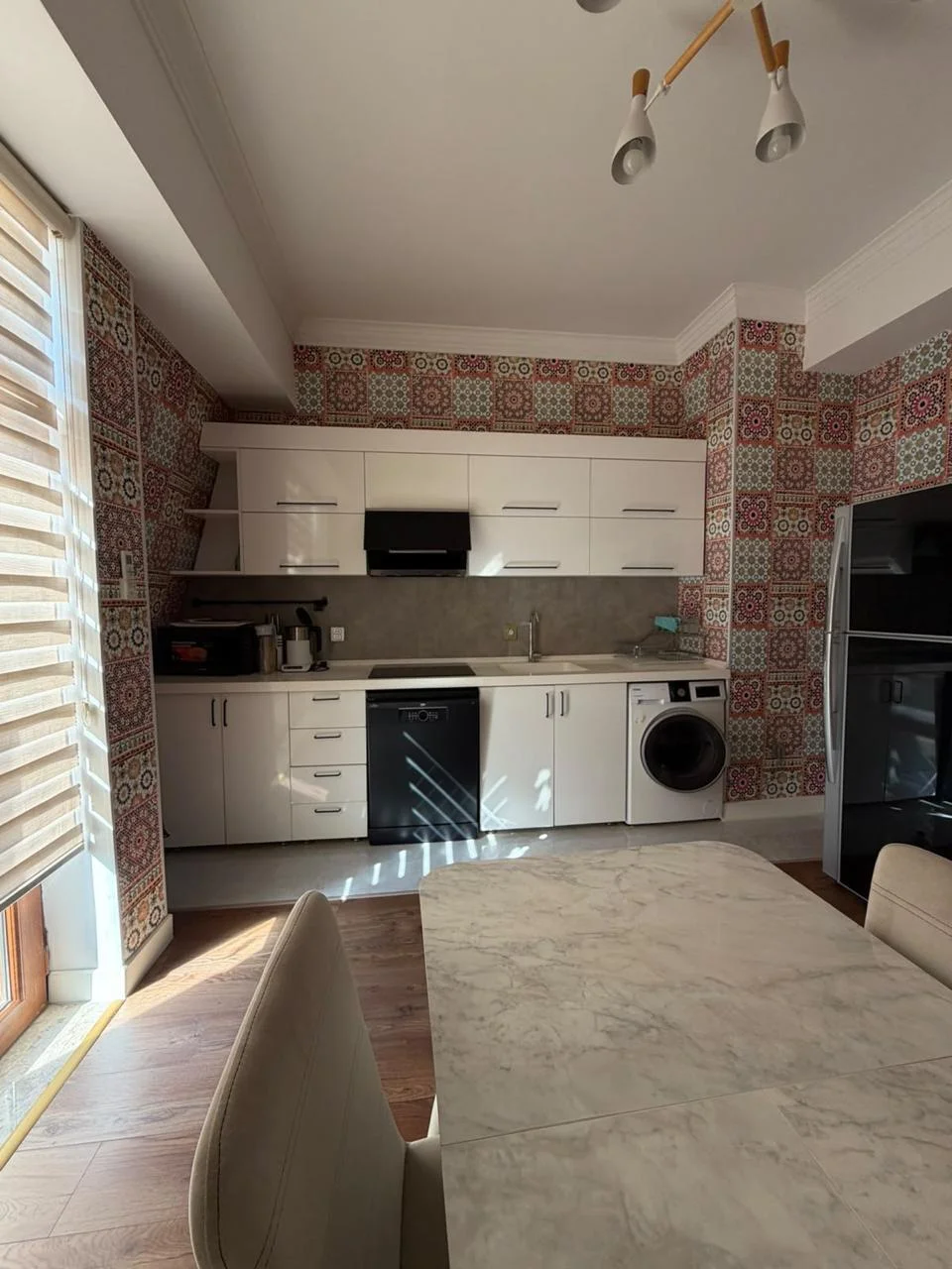 Kirayə 4 otaqlı Mənzil 150 m² Xətai r.