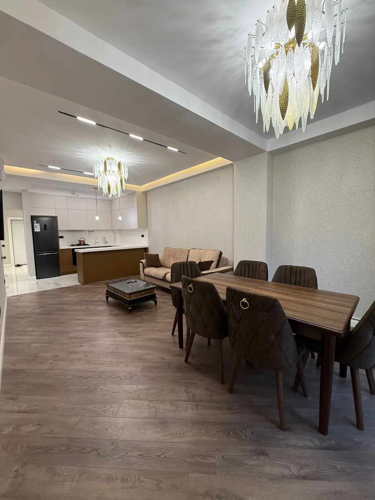 Kirayə 2 otaqlı Mənzil 85 m² Nəsimi r.