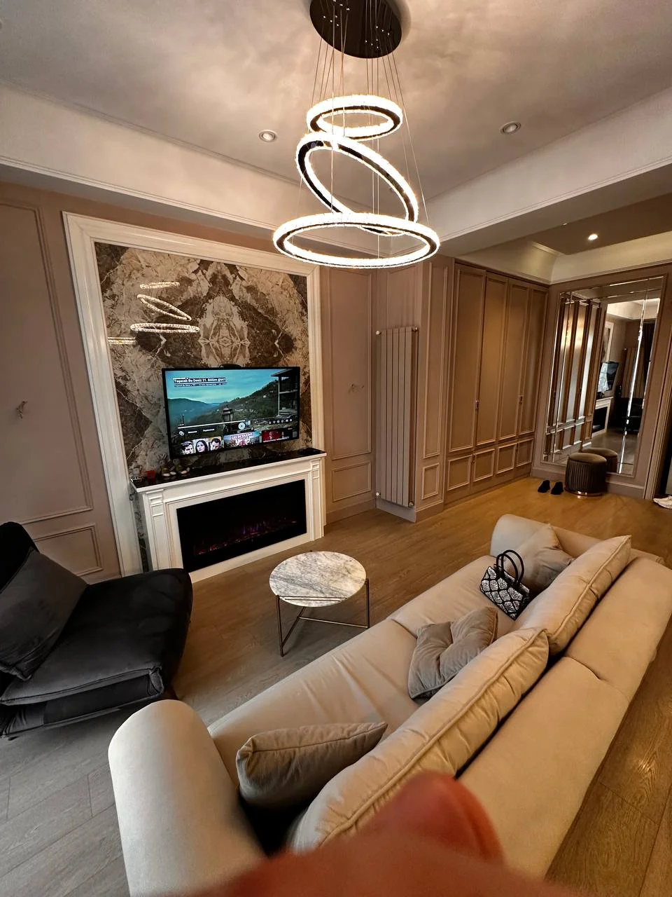 Kirayə 2 otaqlı Mənzil 85 m² Xətai r.