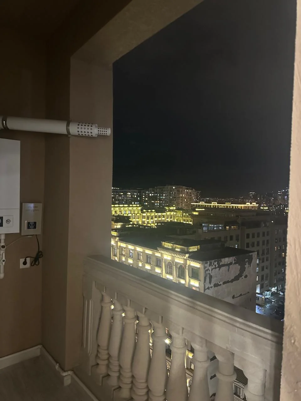 DƏNİZ VƏ ŞƏHƏR MƏNZƏRƏLİ MENZIL