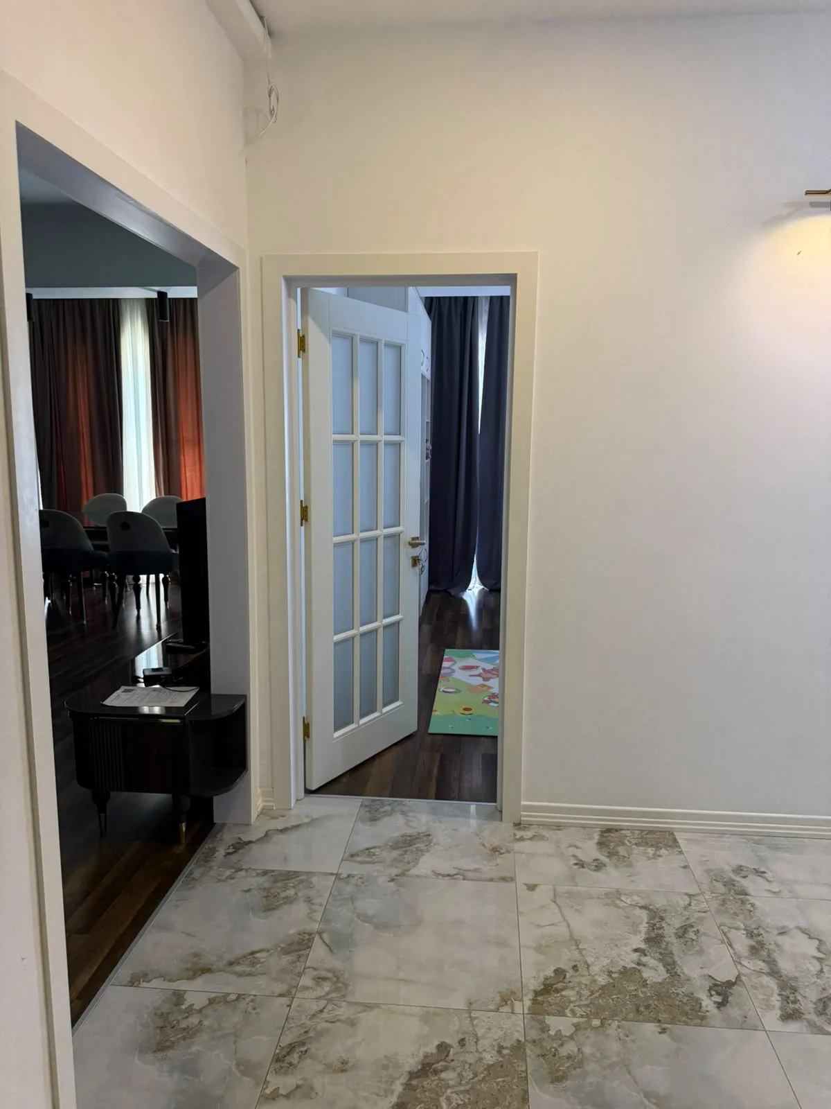 Kirayə 3 otaqlı Mənzil 97 m² Xətai r.