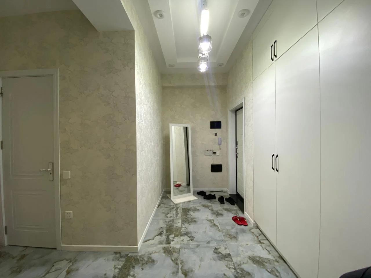 Kirayə 3 otaqlı Mənzil 77 m² Nizami r.