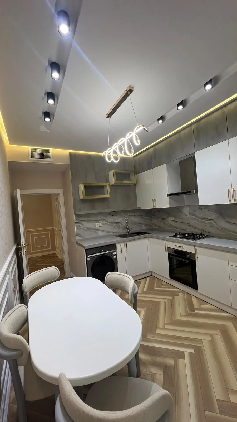 Kirayə 3 otaqlı Mənzil 140 m² Yasamal r. 8 Noyabr m. – şəkil 3