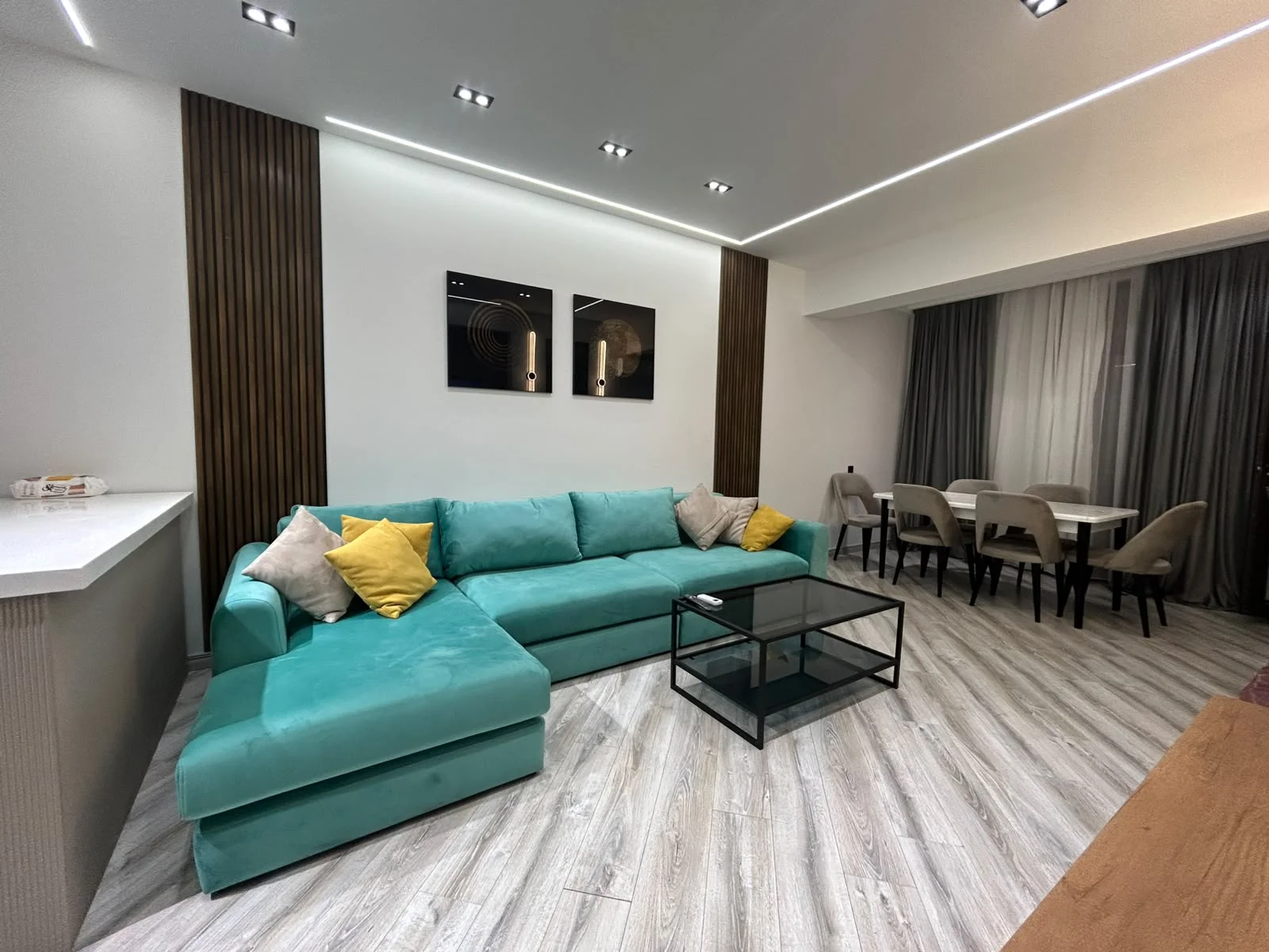 Kirayə 2 otaqlı Mənzil 70 m² Xətai r.