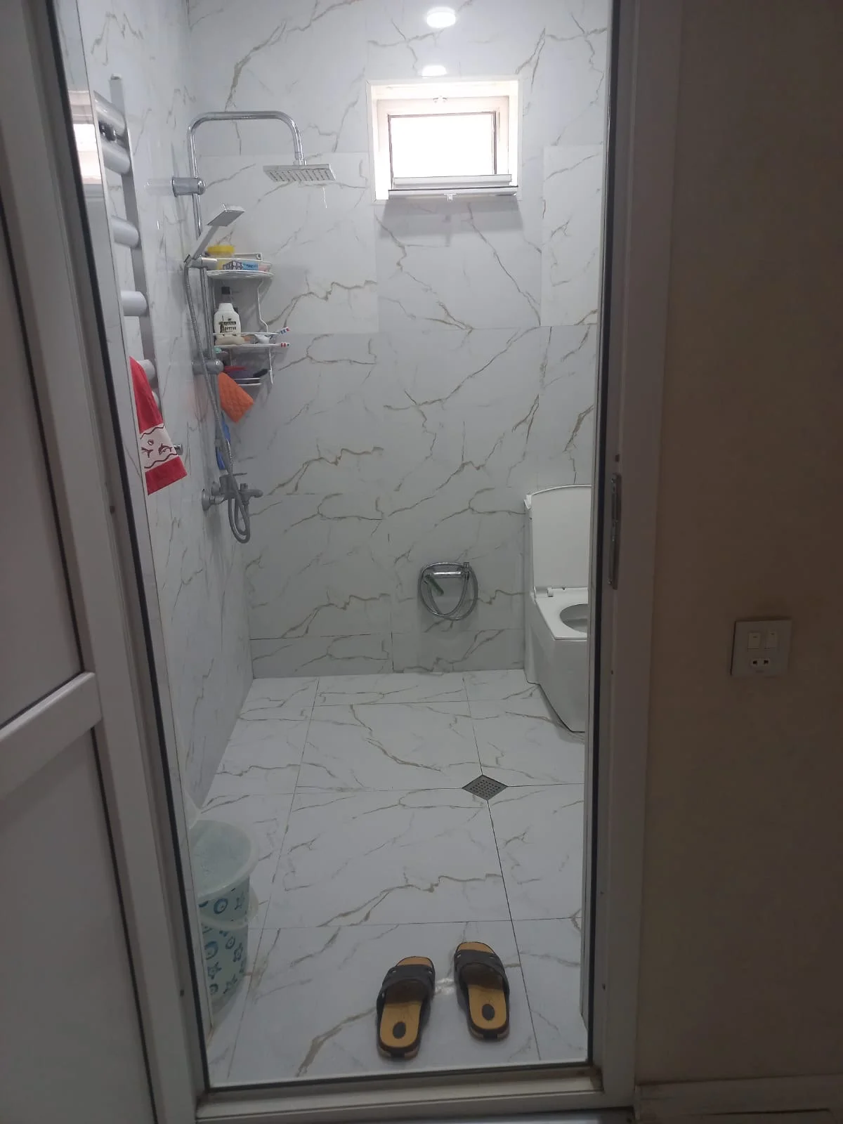 Hazır əşyalı yeni tikili həyət evi