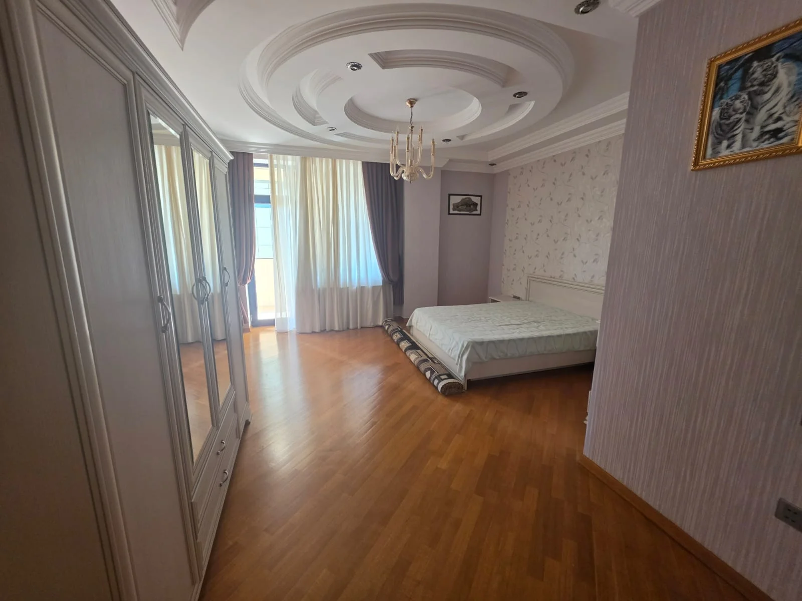 Kirayə 3 otaqlı Mənzil 288 m² Nəsimi r.