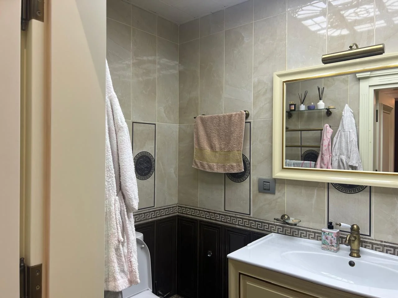 Satılır 4 otaqlı Mənzil 4 m² Nəsimi r.