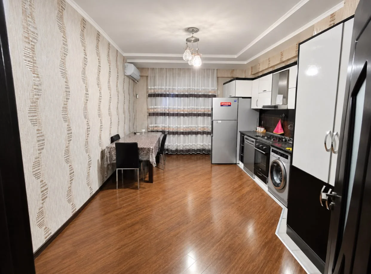 Kirayə 3 otaqlı Mənzil 120 m² Yasamal r.