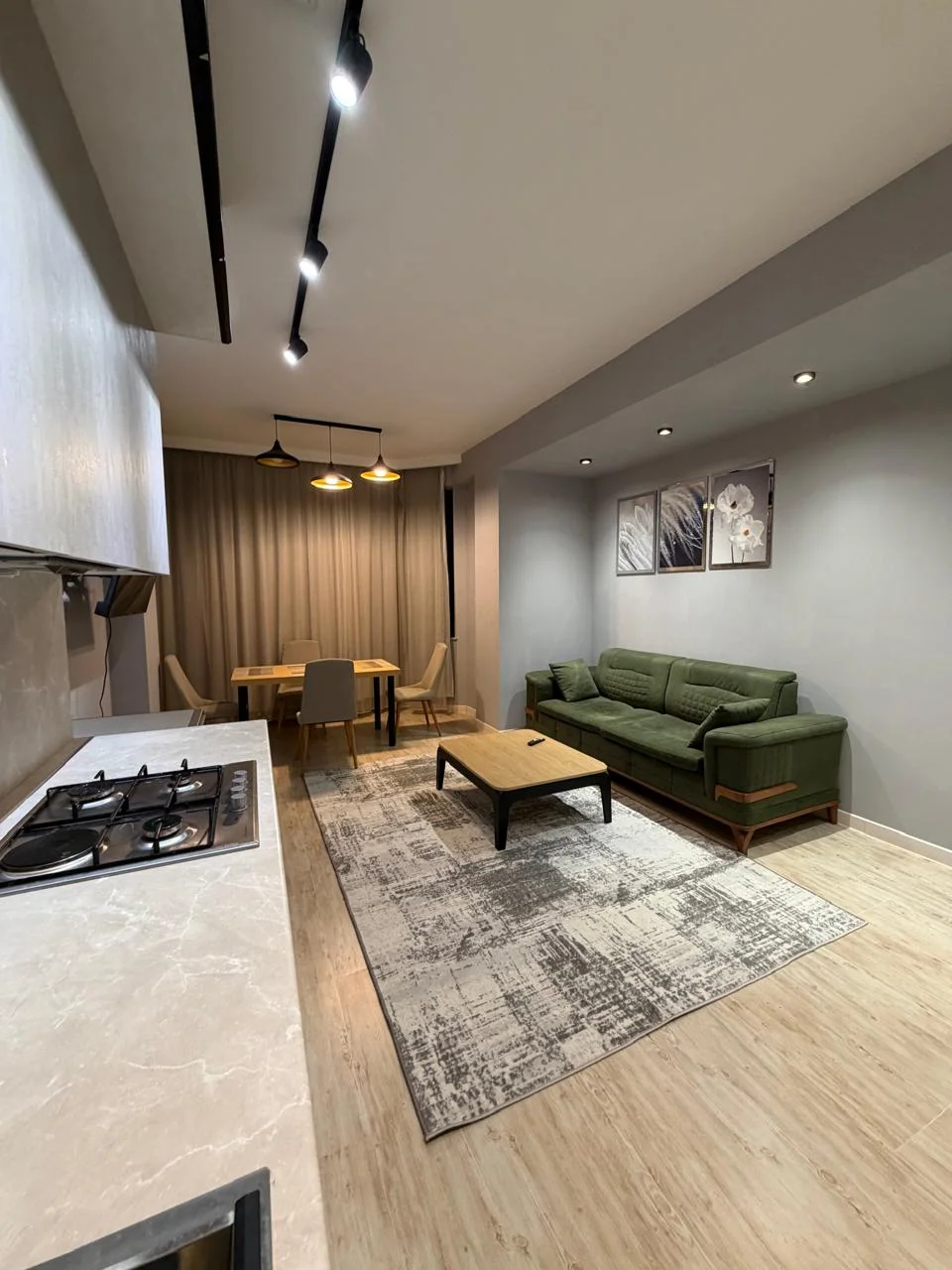 Kirayə 3 otaqlı Mənzil 110 m² Xətai r.
