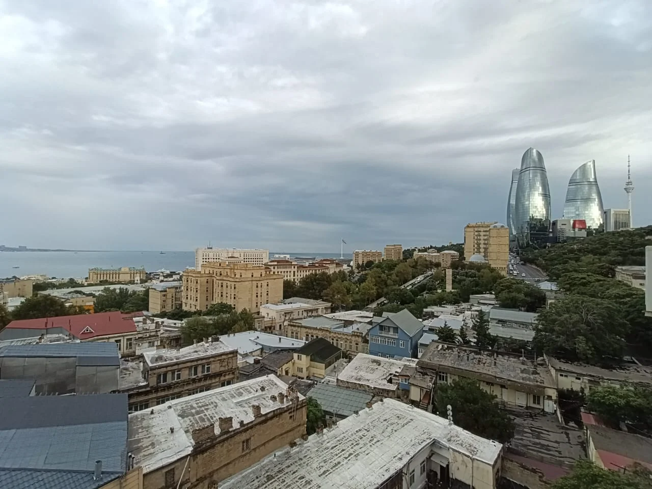 Kirayə 3 otaqlı Mənzil 180 m² Səbail r. İçərişəhər m. – şəkil 9