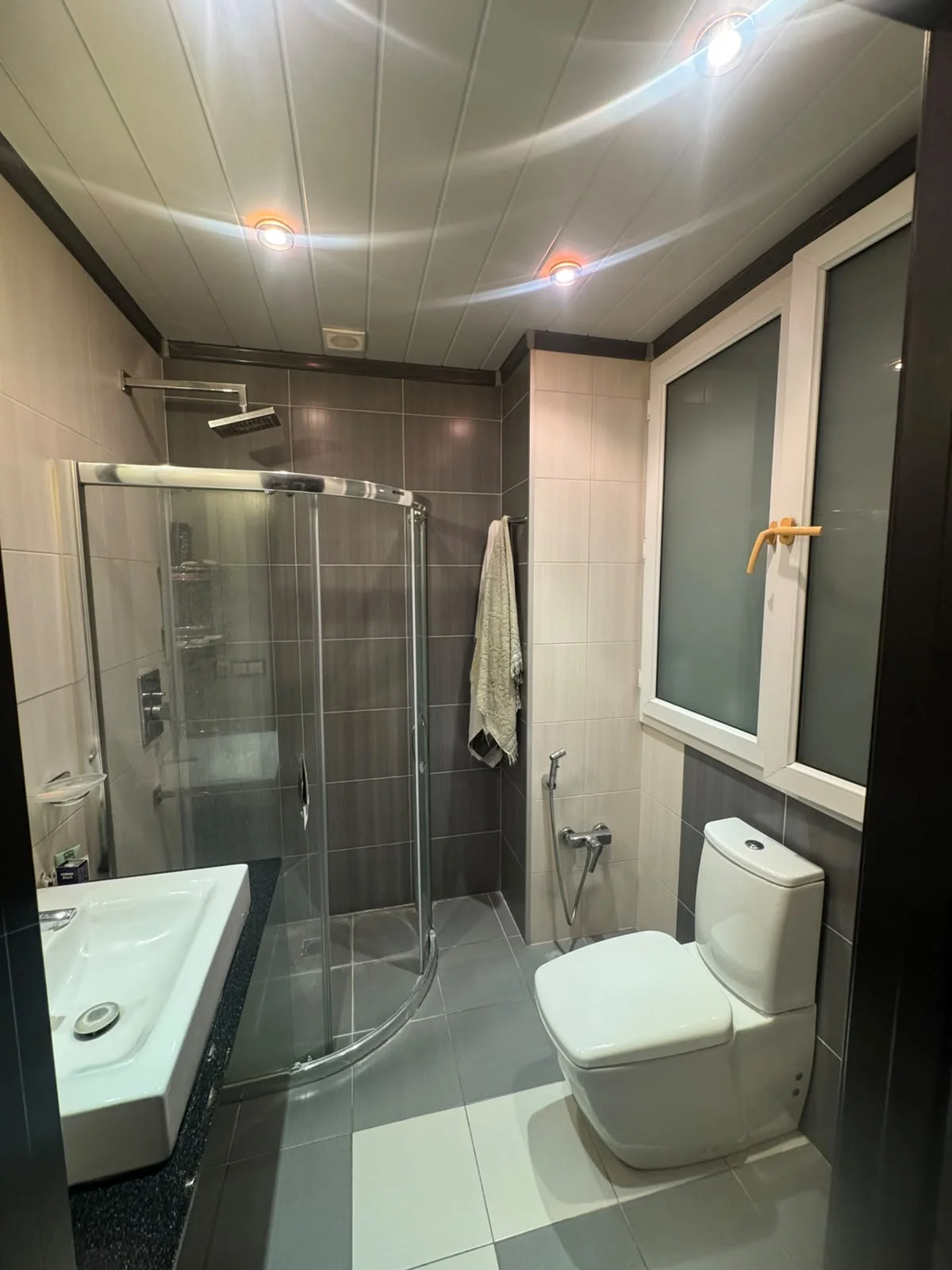 Kirayə 3 otaqlı Mənzil 130 m² Nərimanov r. Gənclik m. – şəkil 12