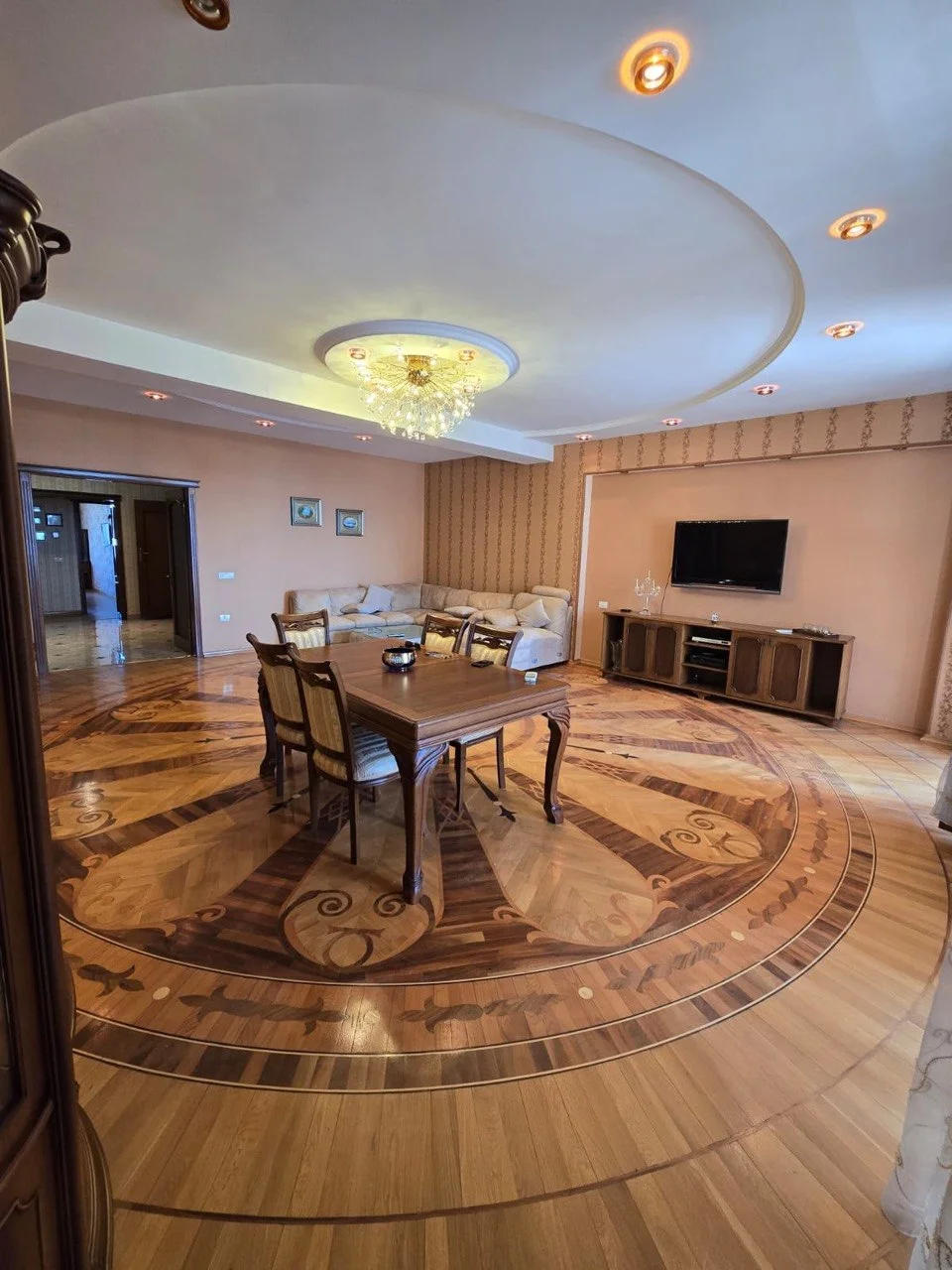 Satılır 3 otaqlı Mənzil 161 m² Nəsimi r. 28 May m. – şəkil 2