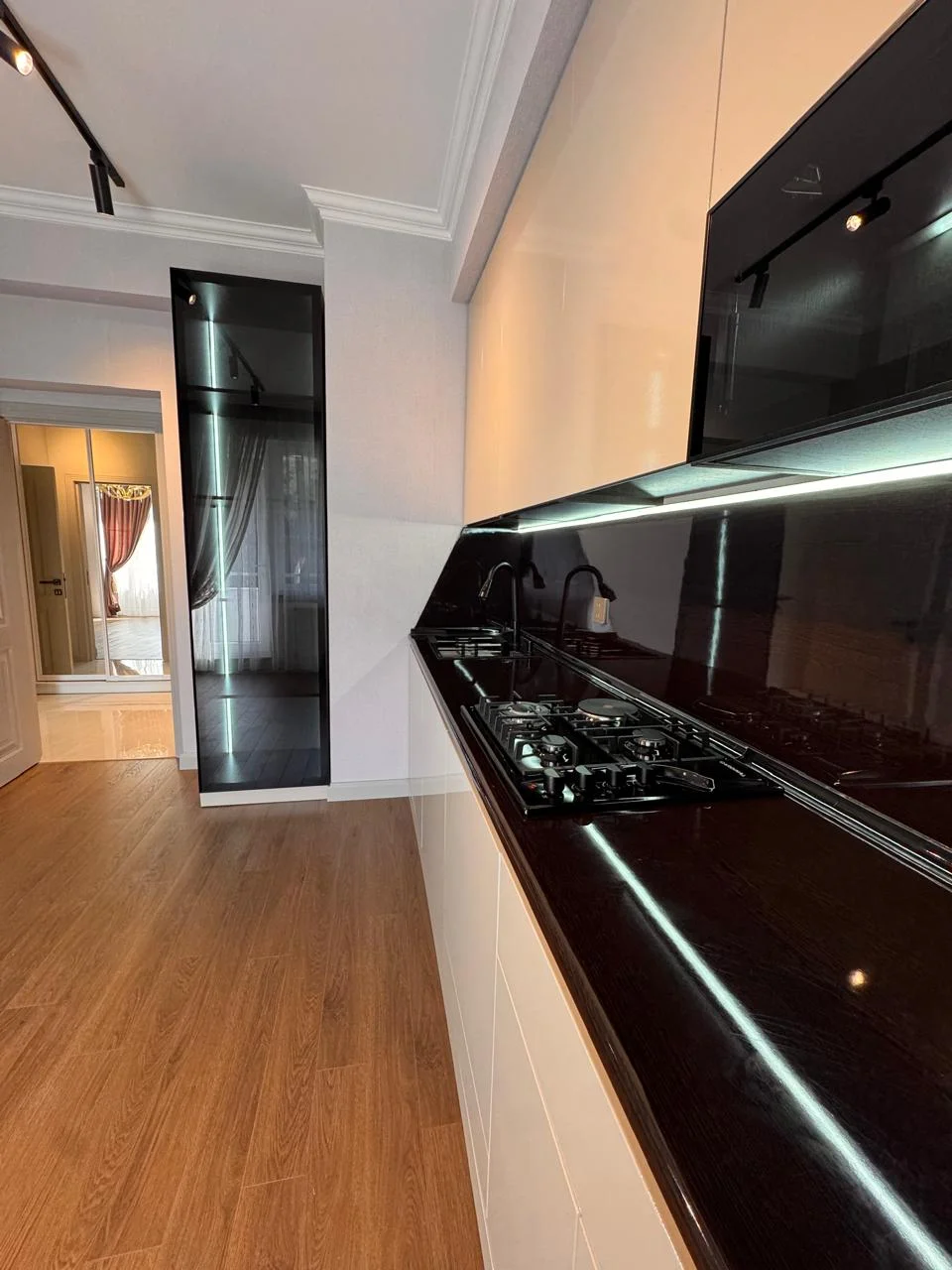 Satılır 2 otaqlı Mənzil 75 m² Yasamal r. – şəkil 4